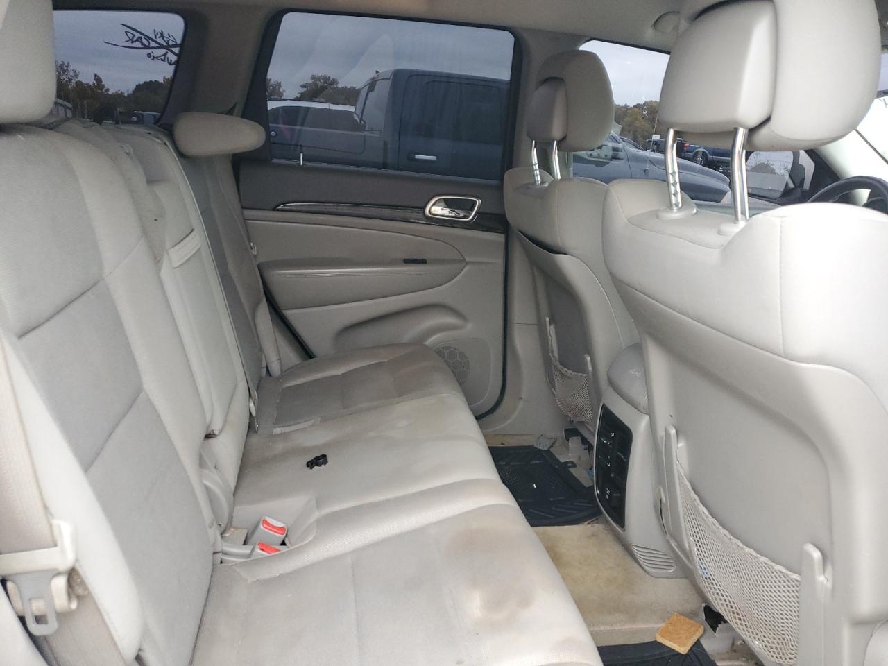2011 Jeep Grand Cherokee Laredo White vin: 1J4RR4GG4BC617663