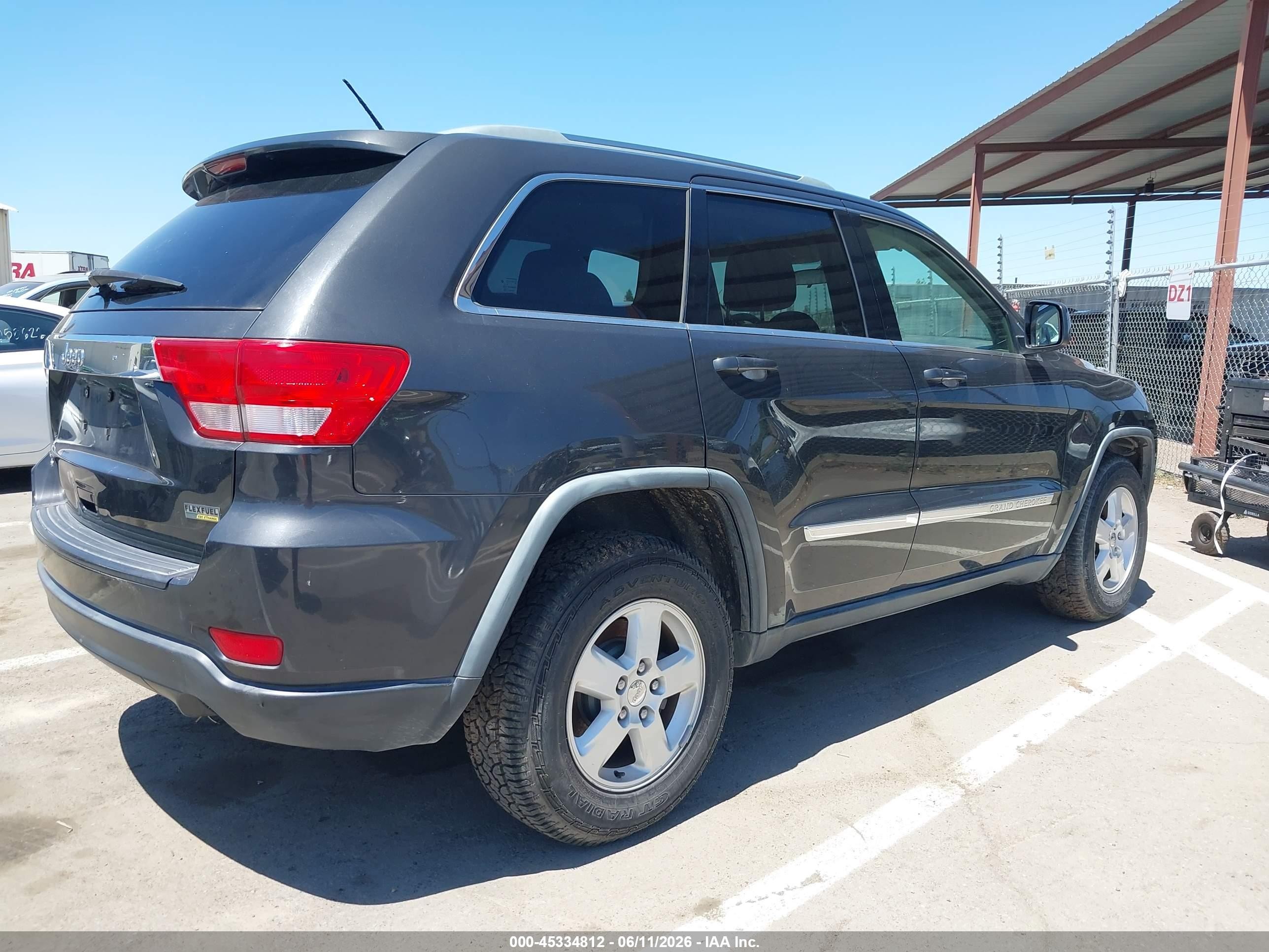 2011 Jeep Grand Cherokee Laredo Черный vin: 1J4RR4GG4BC654650