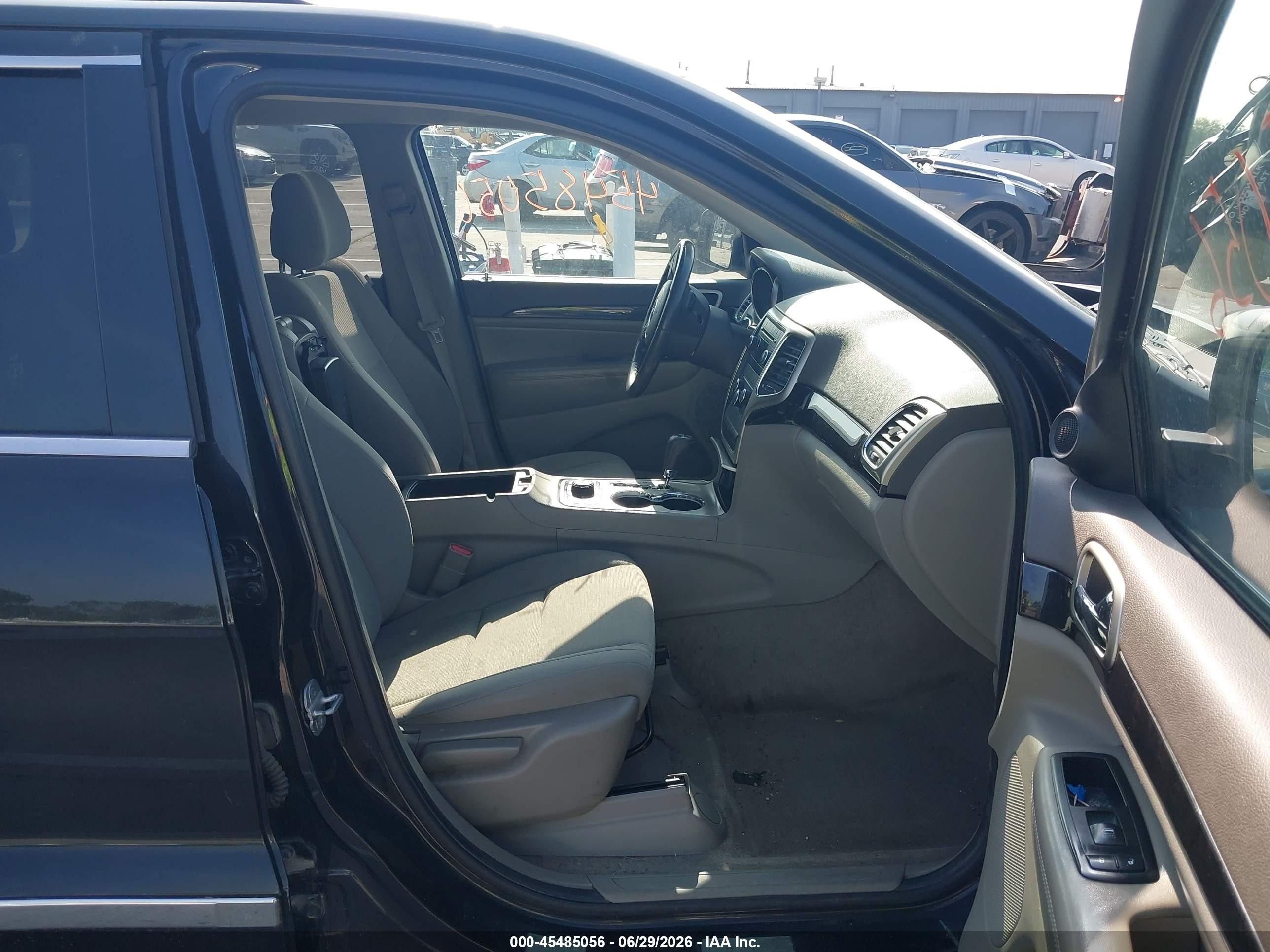2011 Jeep Grand Cherokee Laredo Серый vin: 1J4RR4GG4BC660707