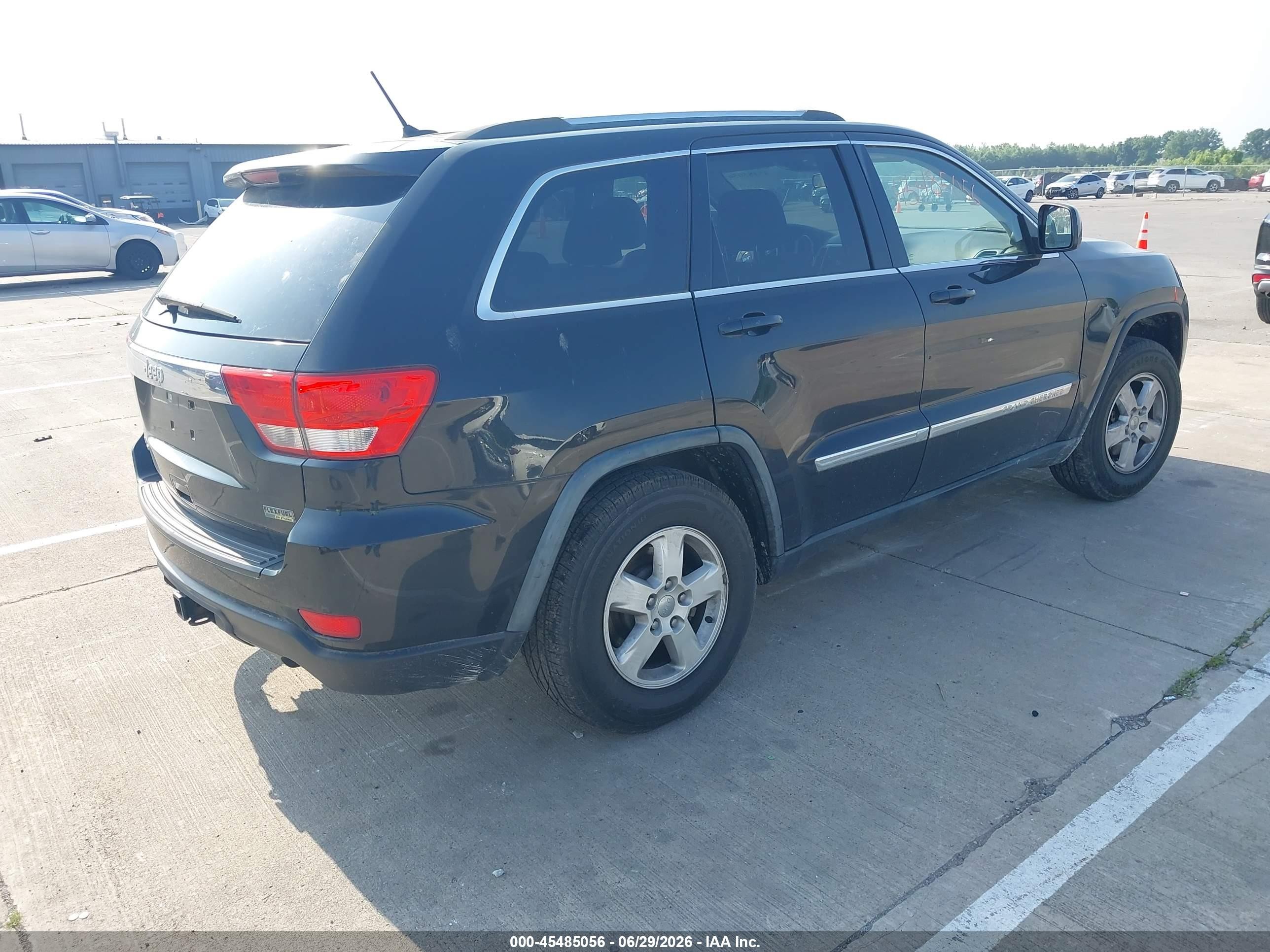 2011 Jeep Grand Cherokee Laredo Серый vin: 1J4RR4GG4BC660707