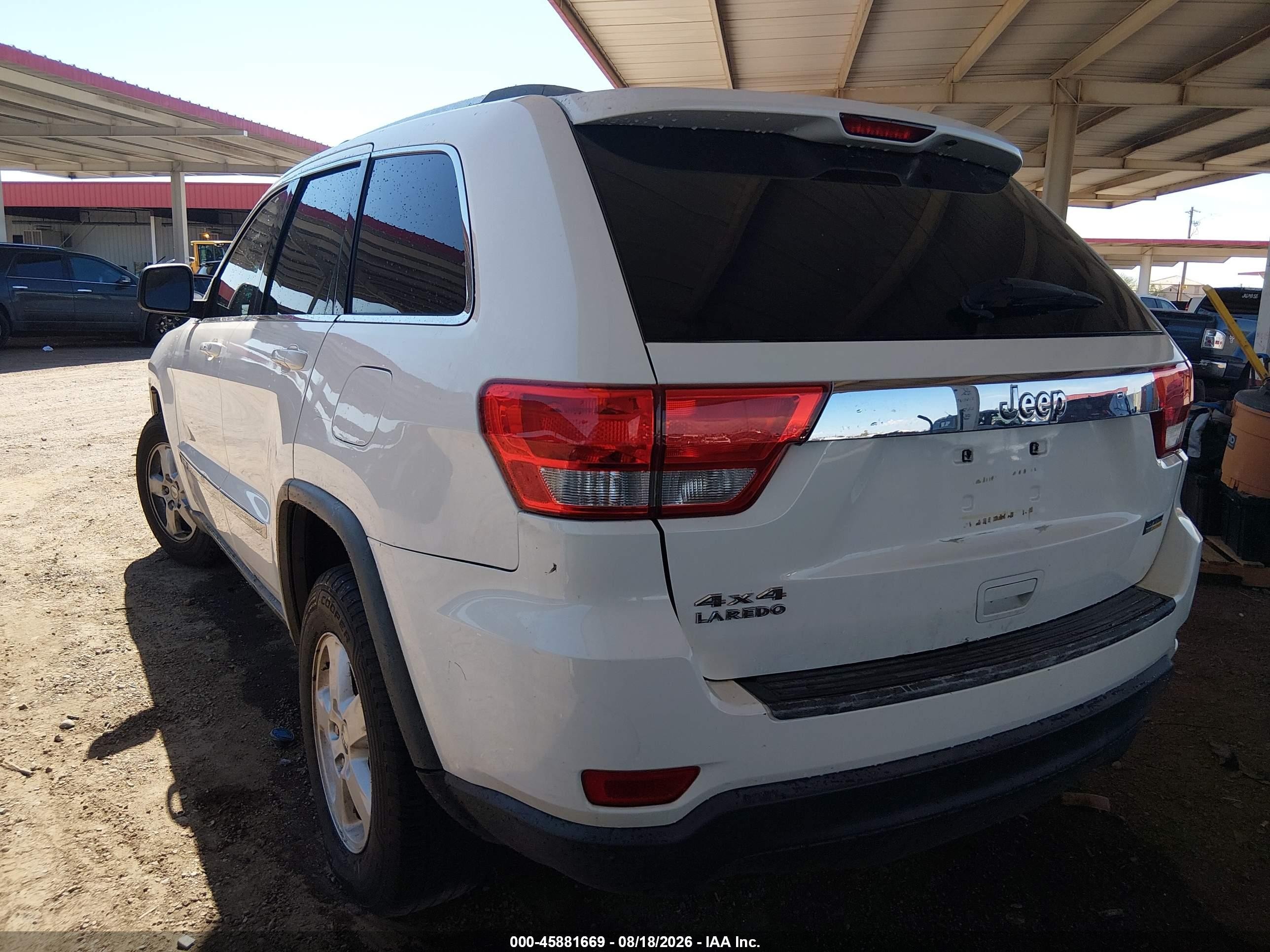 2011 Jeep Grand Cherokee Laredo White vin: 1J4RR4GG4BC673487