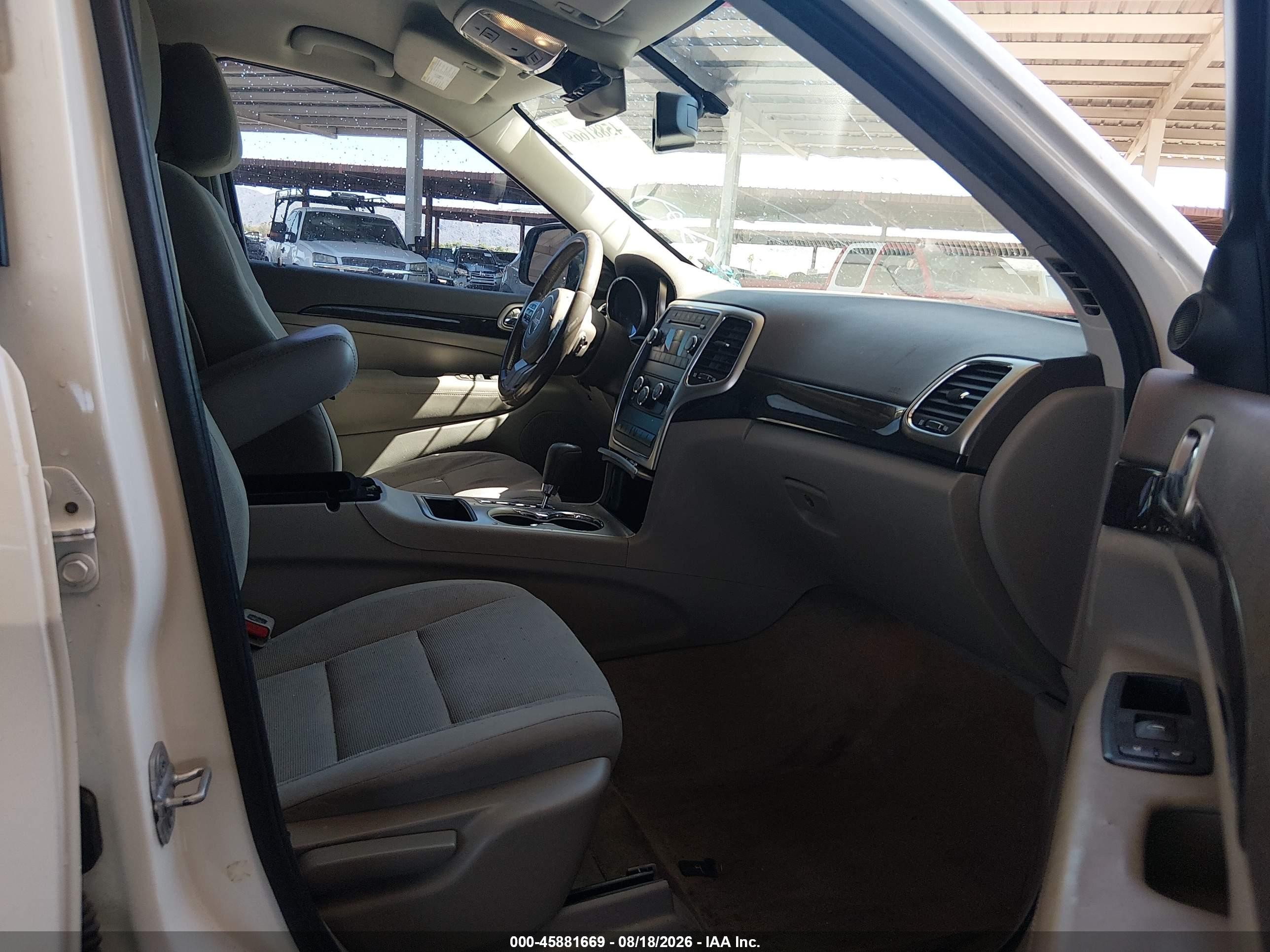 2011 Jeep Grand Cherokee Laredo White vin: 1J4RR4GG4BC673487