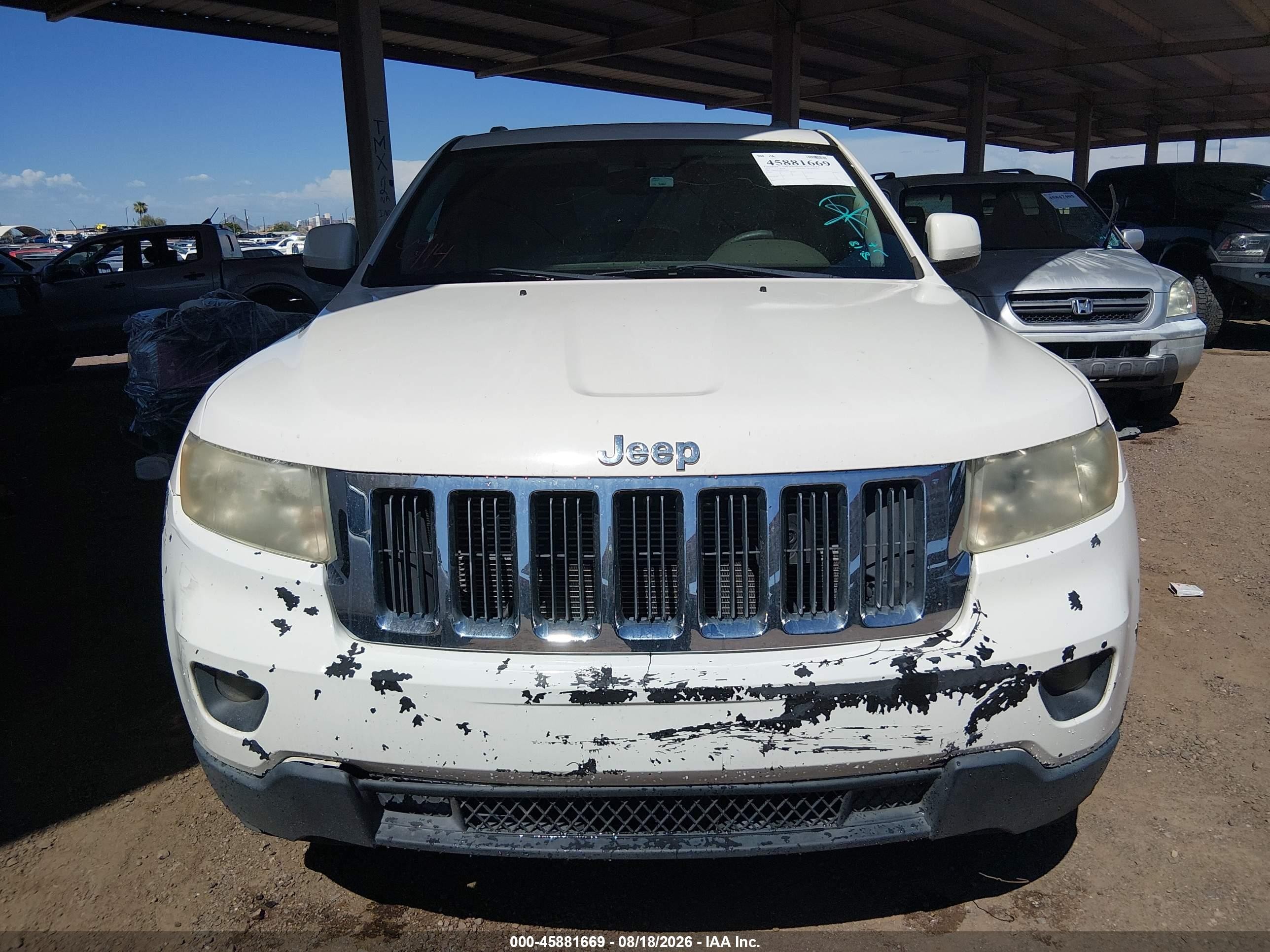 2011 Jeep Grand Cherokee Laredo White vin: 1J4RR4GG4BC673487