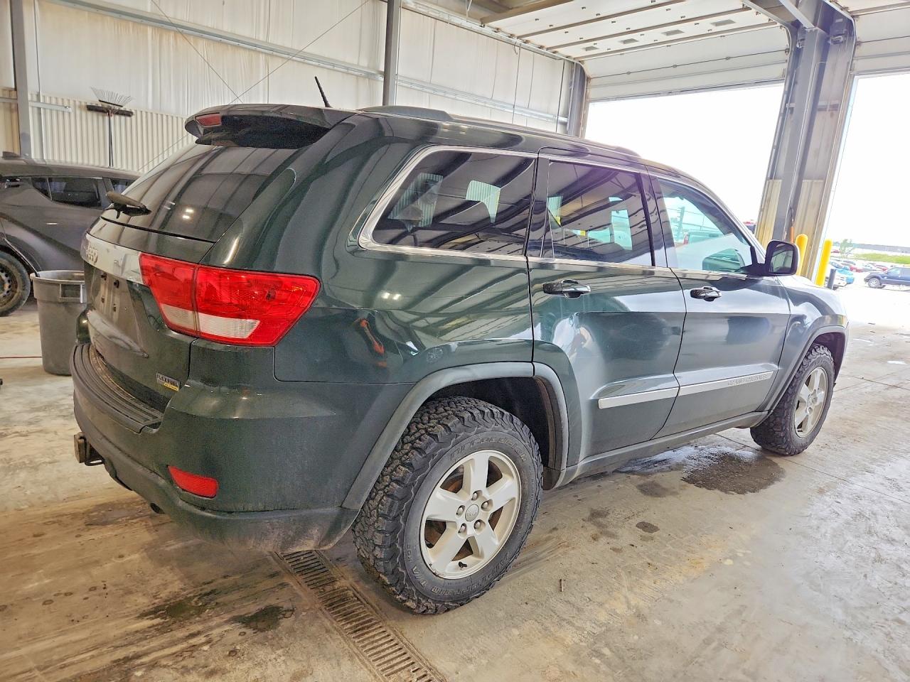 2011 Jeep Grand Cherokee Laredo Green vin: 1J4RR4GG4BC675143