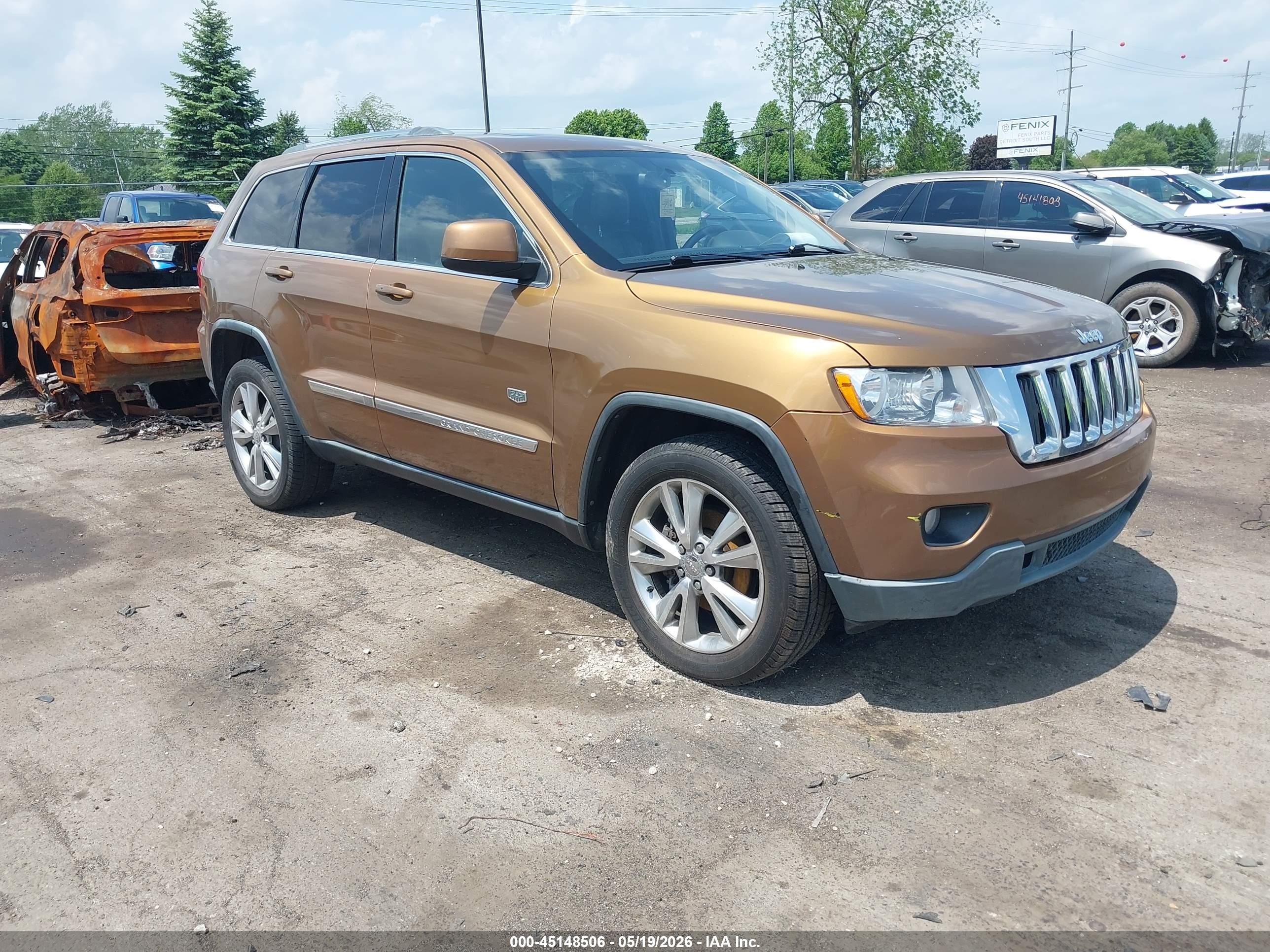 2011 Jeep Grand Cherokee Laredo Gold vin: 1J4RR4GG4BC676048