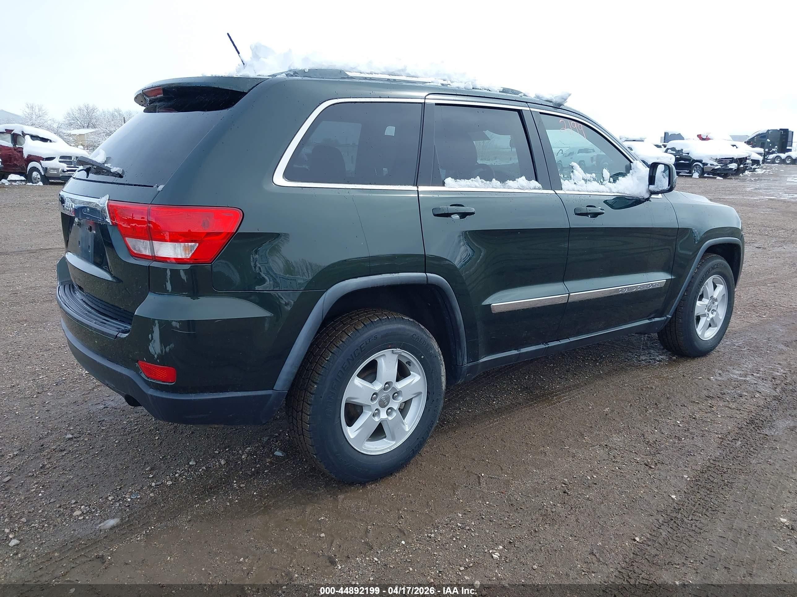 2011 Jeep Grand Cherokee Laredo Green vin: 1J4RR4GG4BC681623
