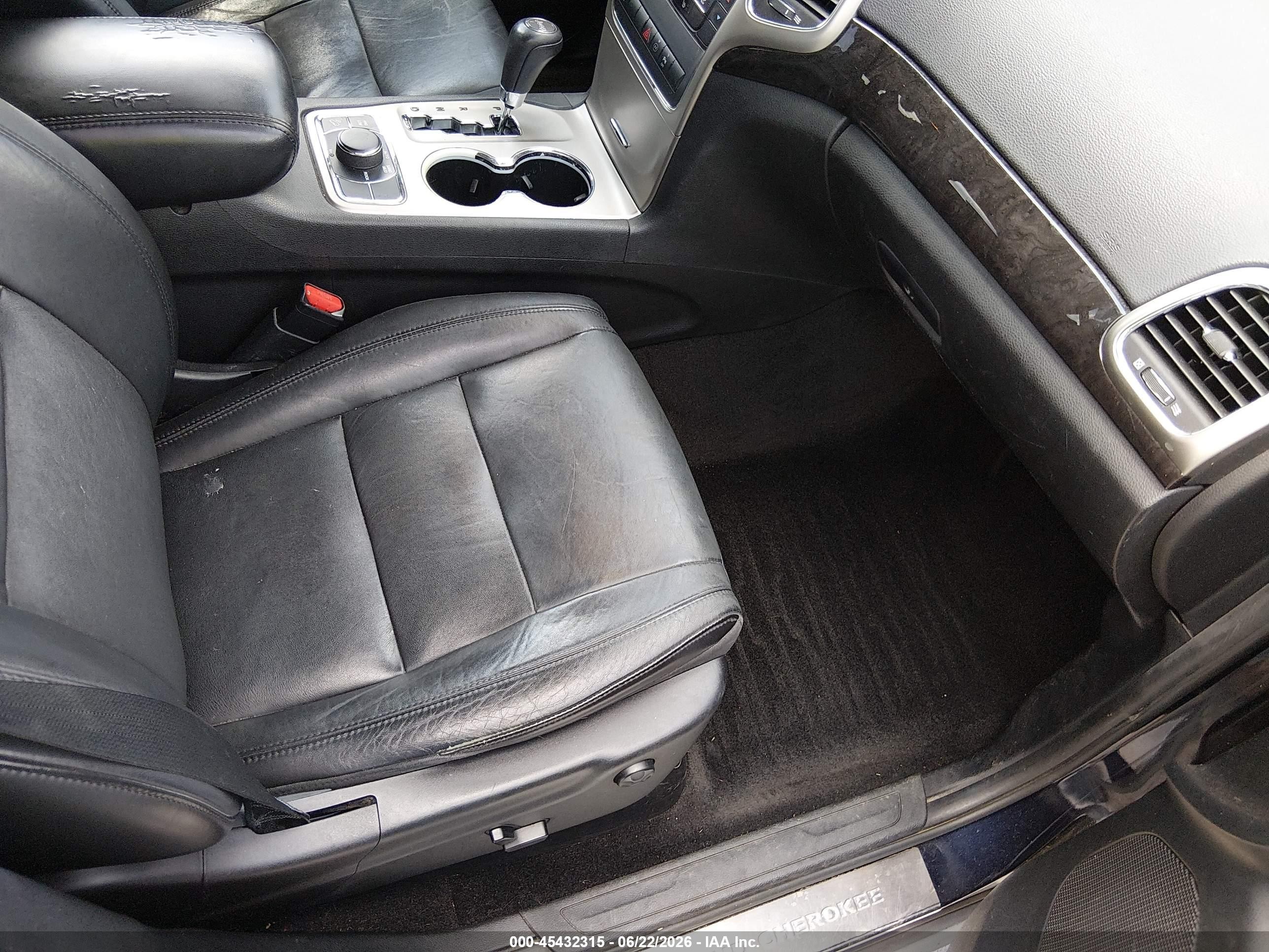 2011 Jeep Grand Cherokee Laredo Черный vin: 1J4RR4GG4BC701532