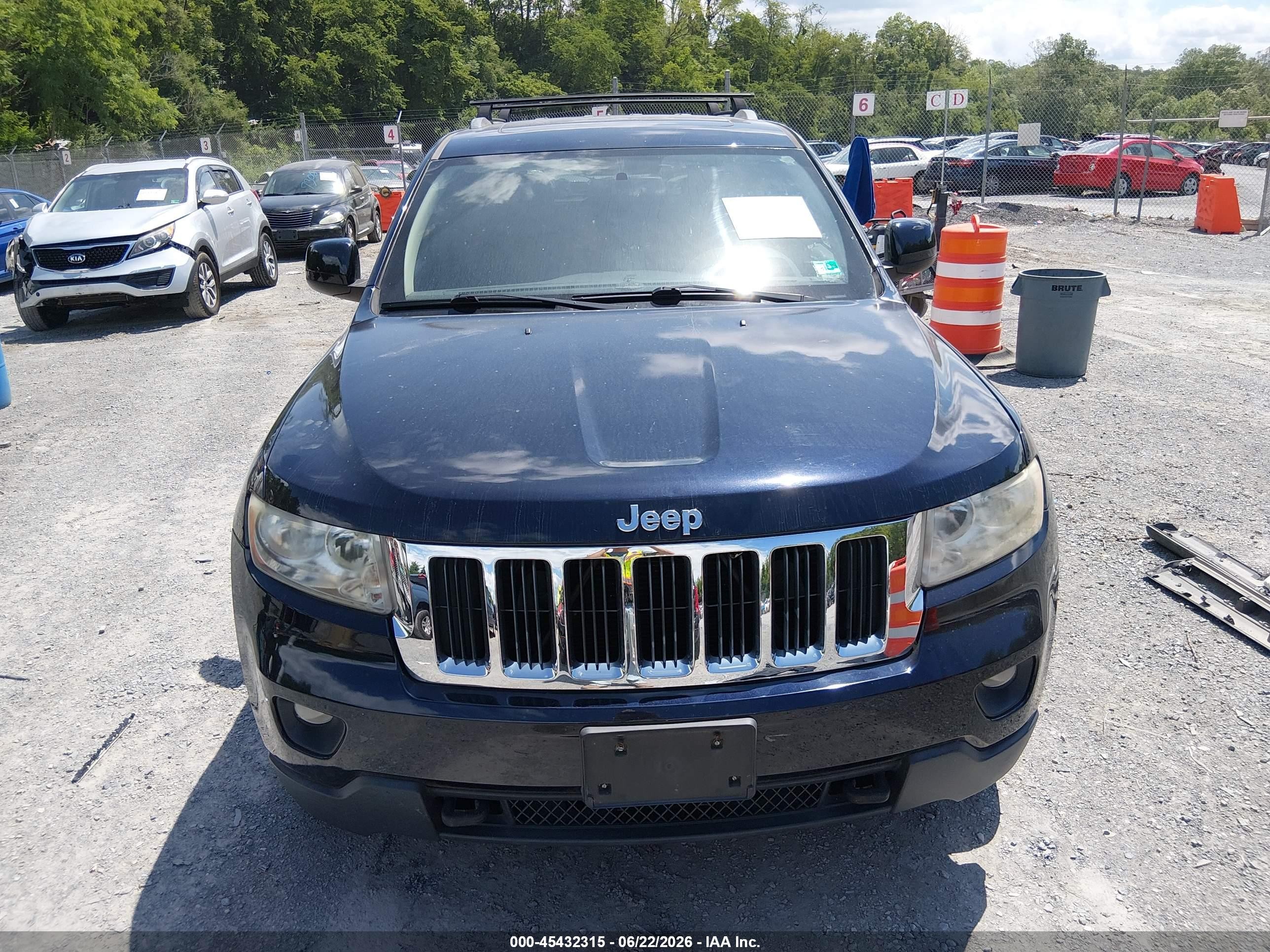 2011 Jeep Grand Cherokee Laredo Черный vin: 1J4RR4GG4BC701532