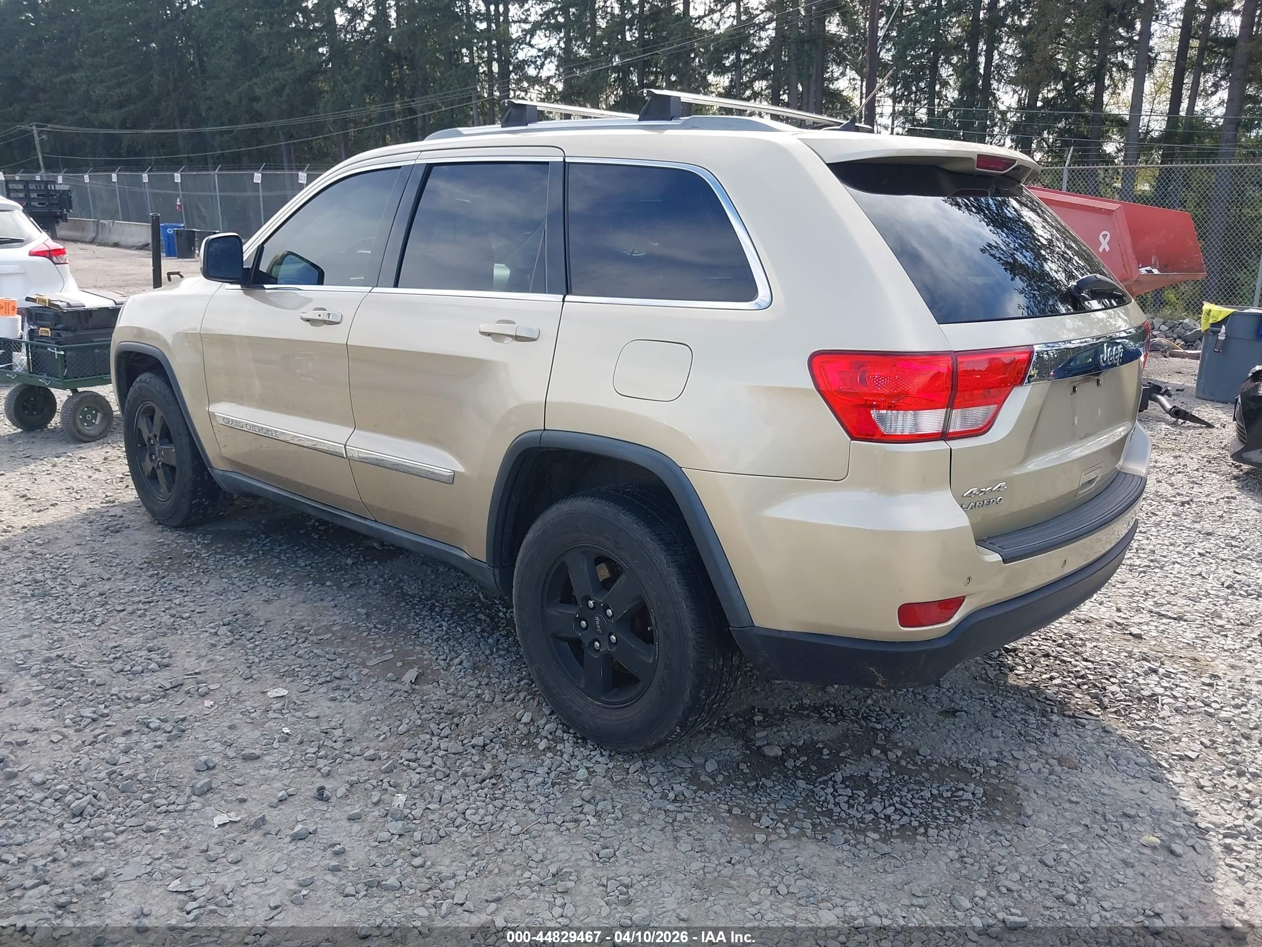 2011 Jeep Grand Cherokee Laredo Желто-коричневый vin: 1J4RR4GG4BC703345