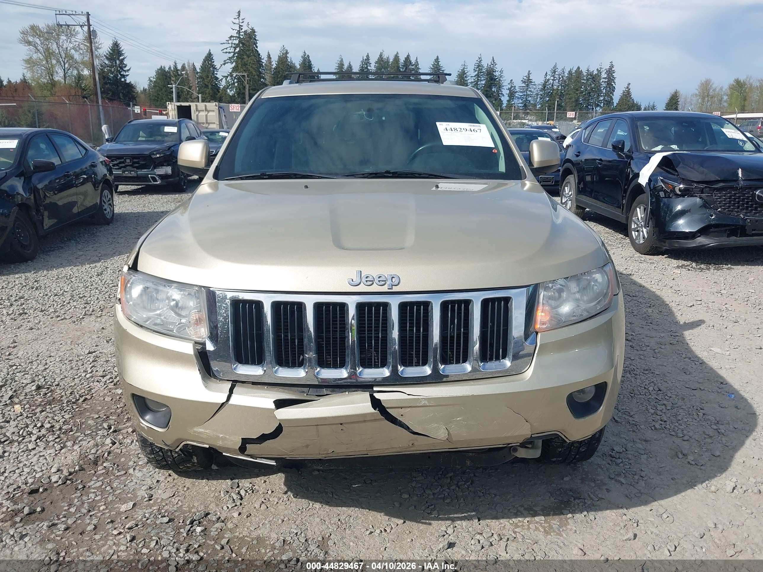 2011 Jeep Grand Cherokee Laredo Желто-коричневый vin: 1J4RR4GG4BC703345