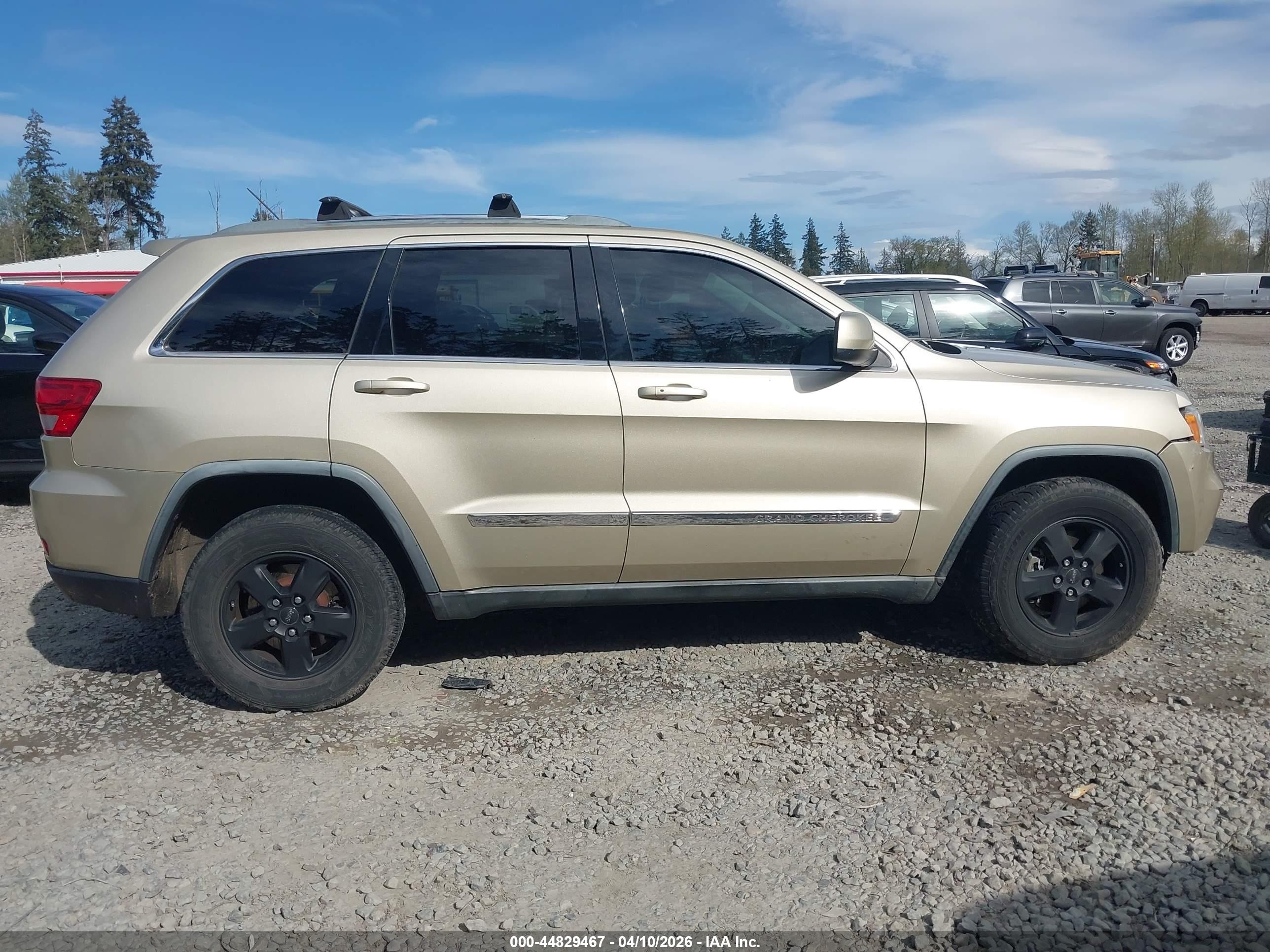 2011 Jeep Grand Cherokee Laredo Желто-коричневый vin: 1J4RR4GG4BC703345