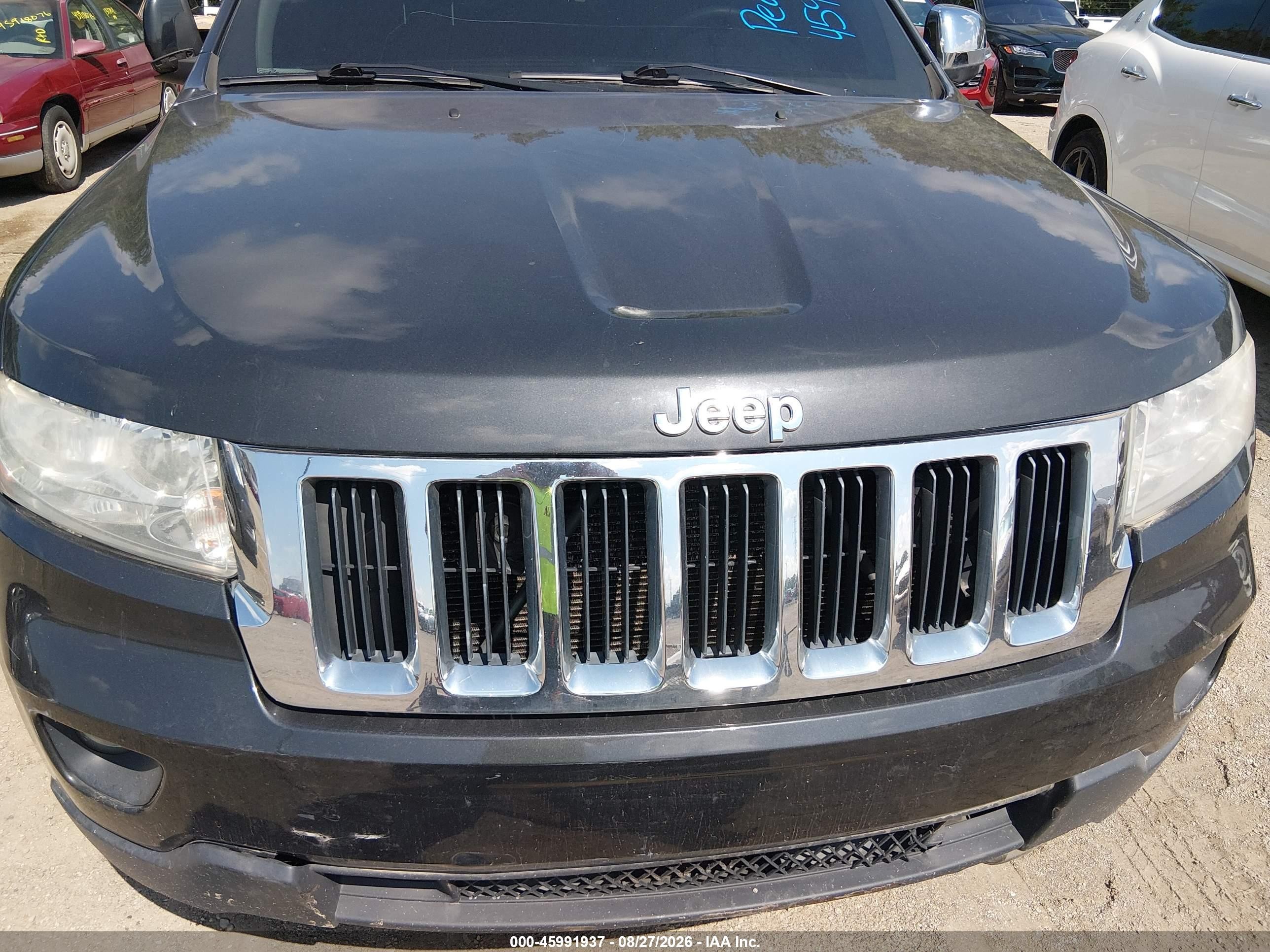 2011 Jeep Grand Cherokee Laredo Gray vin: 1J4RR4GG4BC718122