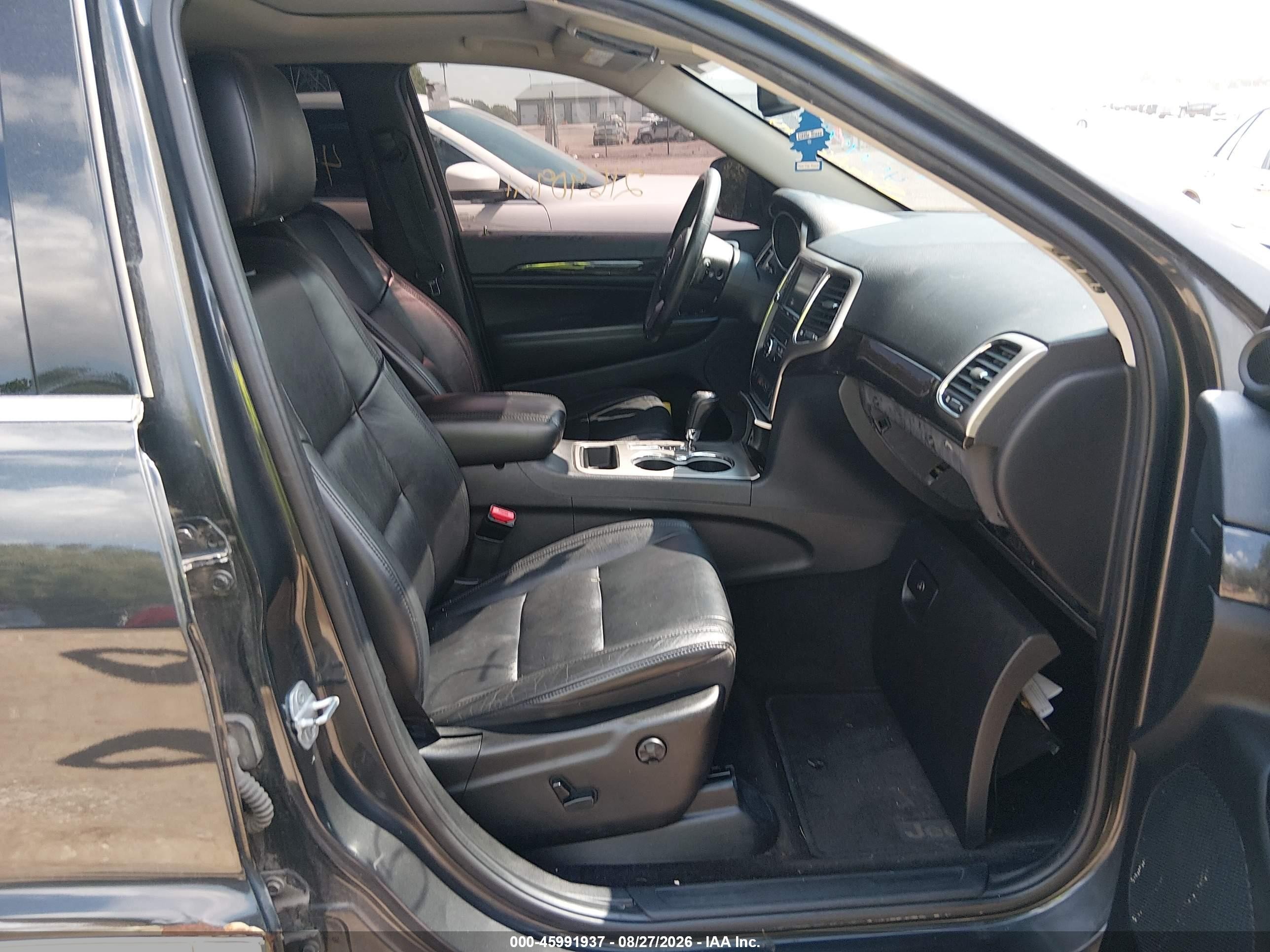2011 Jeep Grand Cherokee Laredo Gray vin: 1J4RR4GG4BC718122