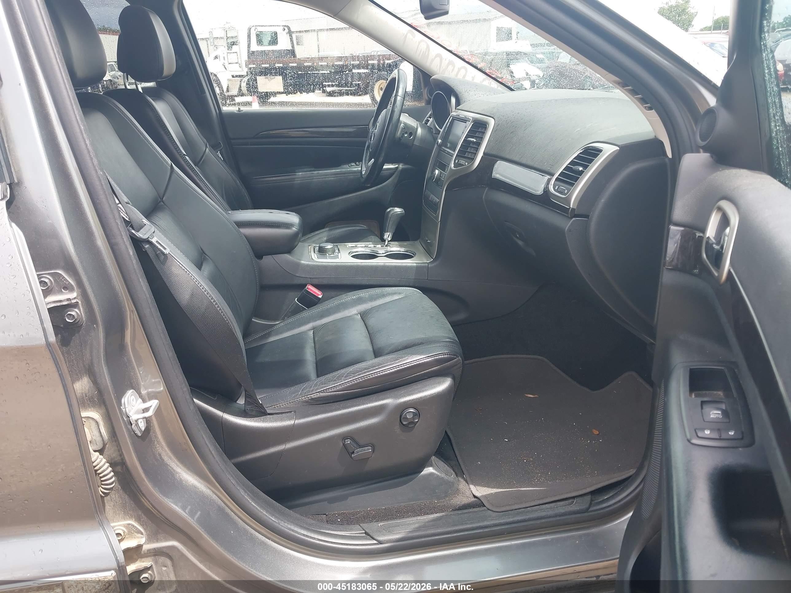 2011 Jeep Grand Cherokee Laredo Gray vin: 1J4RR4GG4BC721280