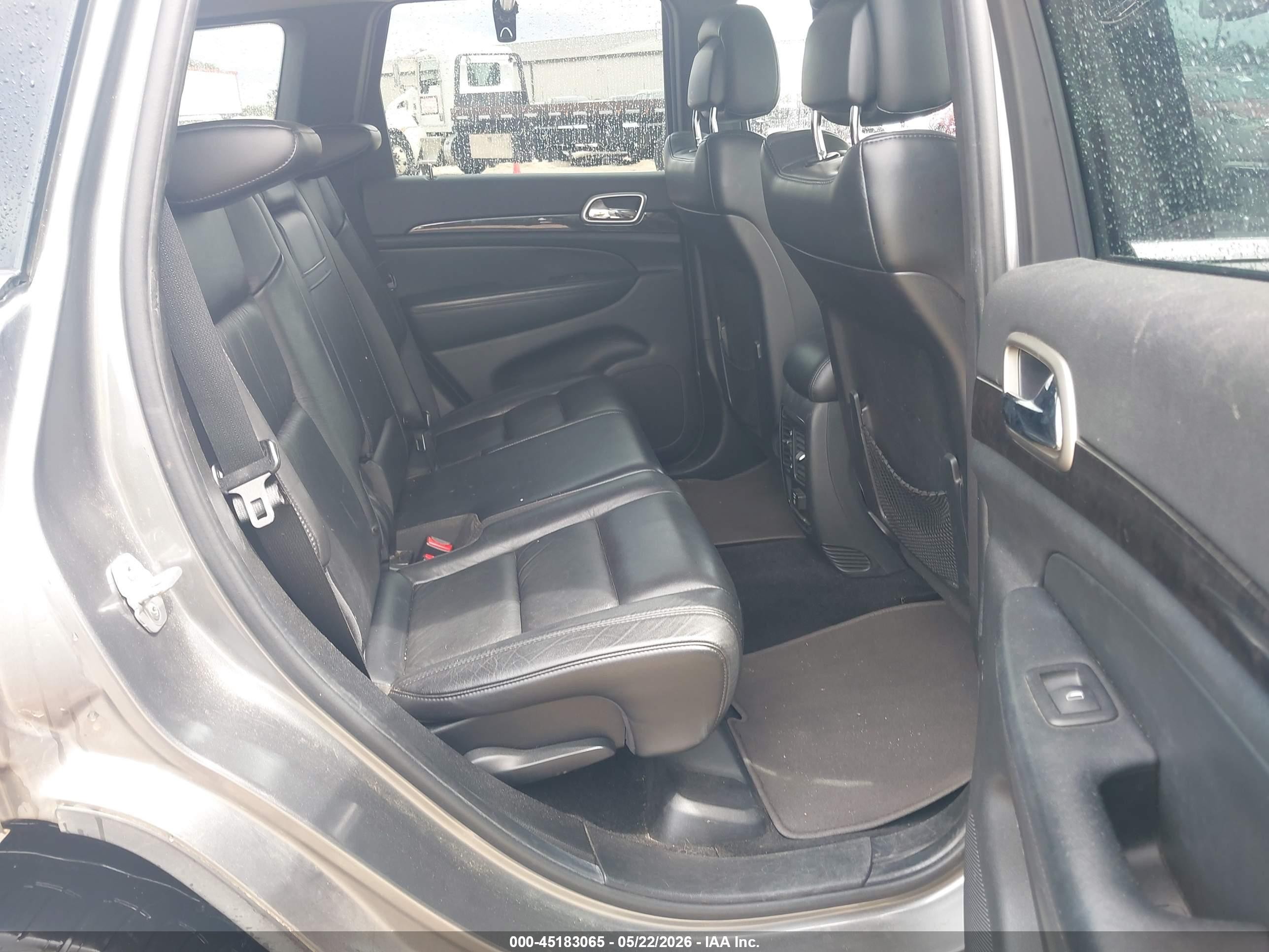 2011 Jeep Grand Cherokee Laredo Gray vin: 1J4RR4GG4BC721280
