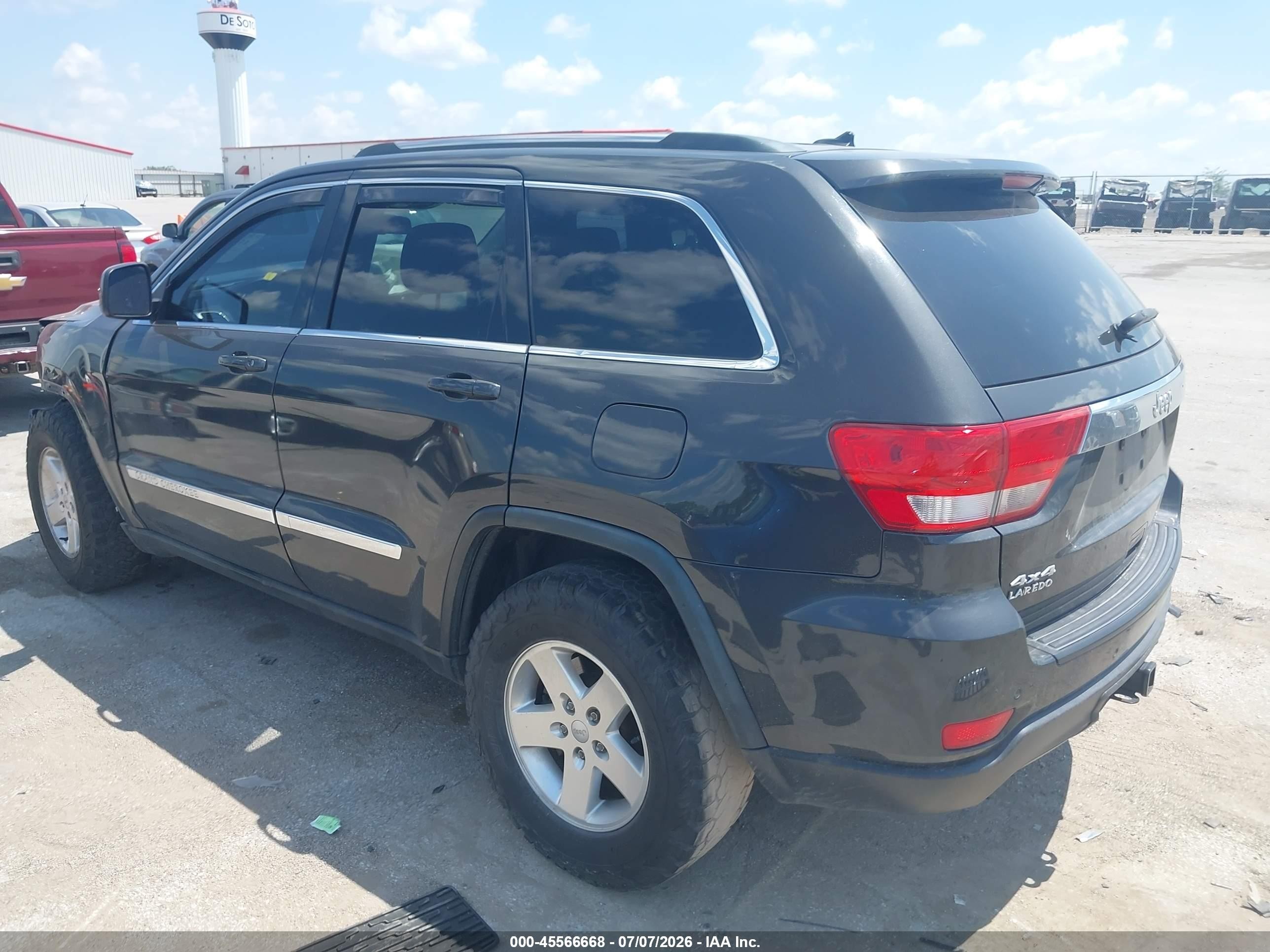 2011 Jeep Grand Cherokee Laredo Gray vin: 1J4RR4GG4BC723448