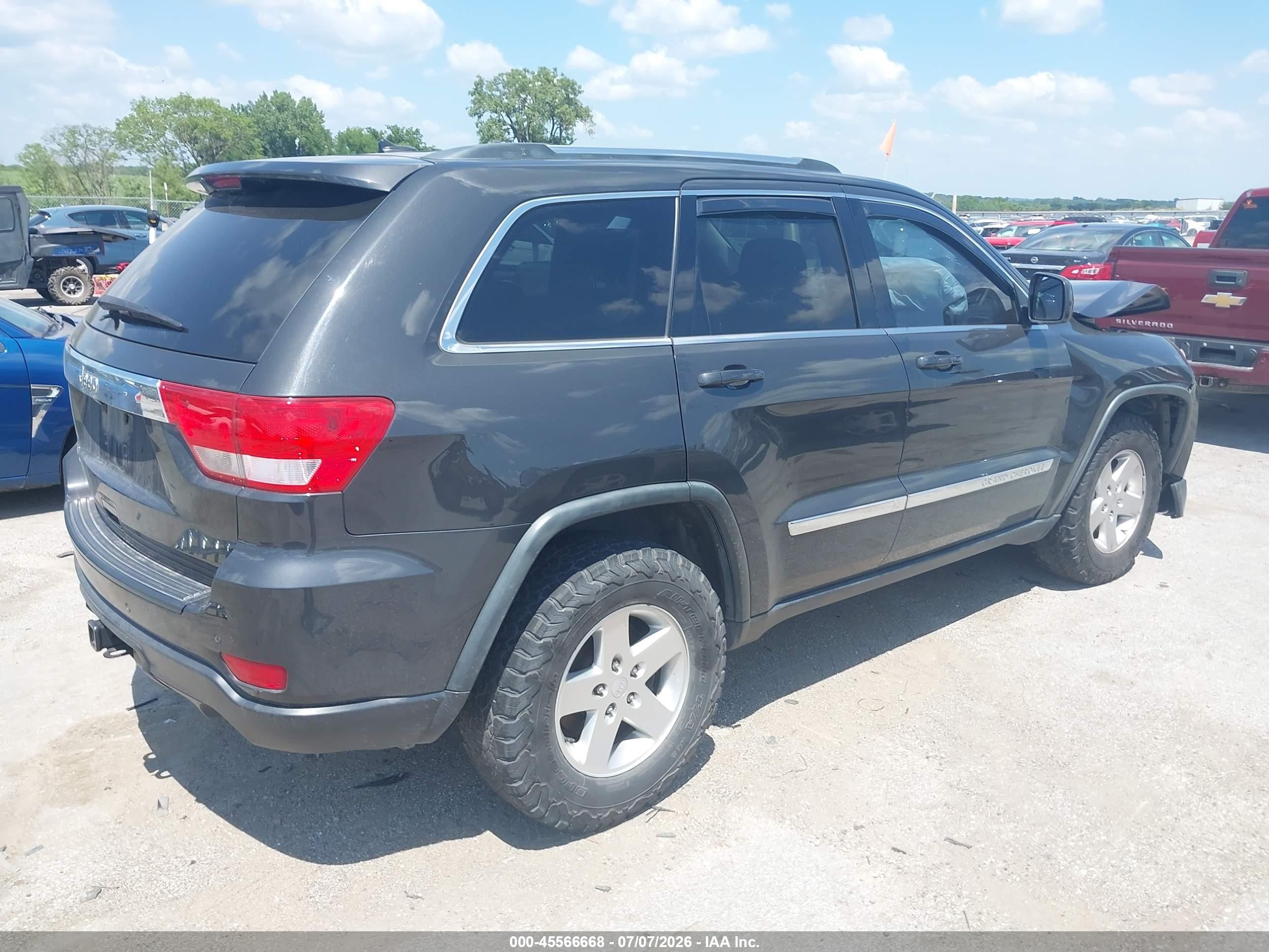 2011 Jeep Grand Cherokee Laredo Gray vin: 1J4RR4GG4BC723448