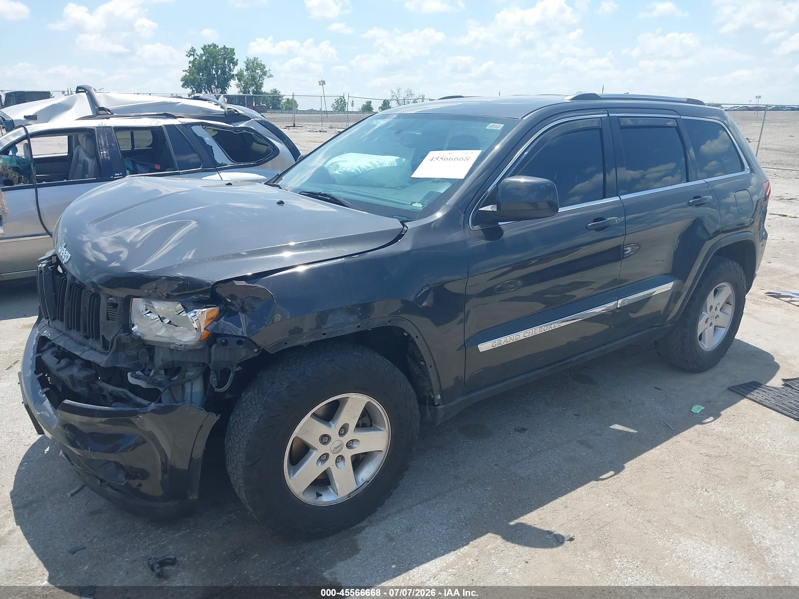 2011 Jeep Grand Cherokee Laredo Gray vin: 1J4RR4GG4BC723448