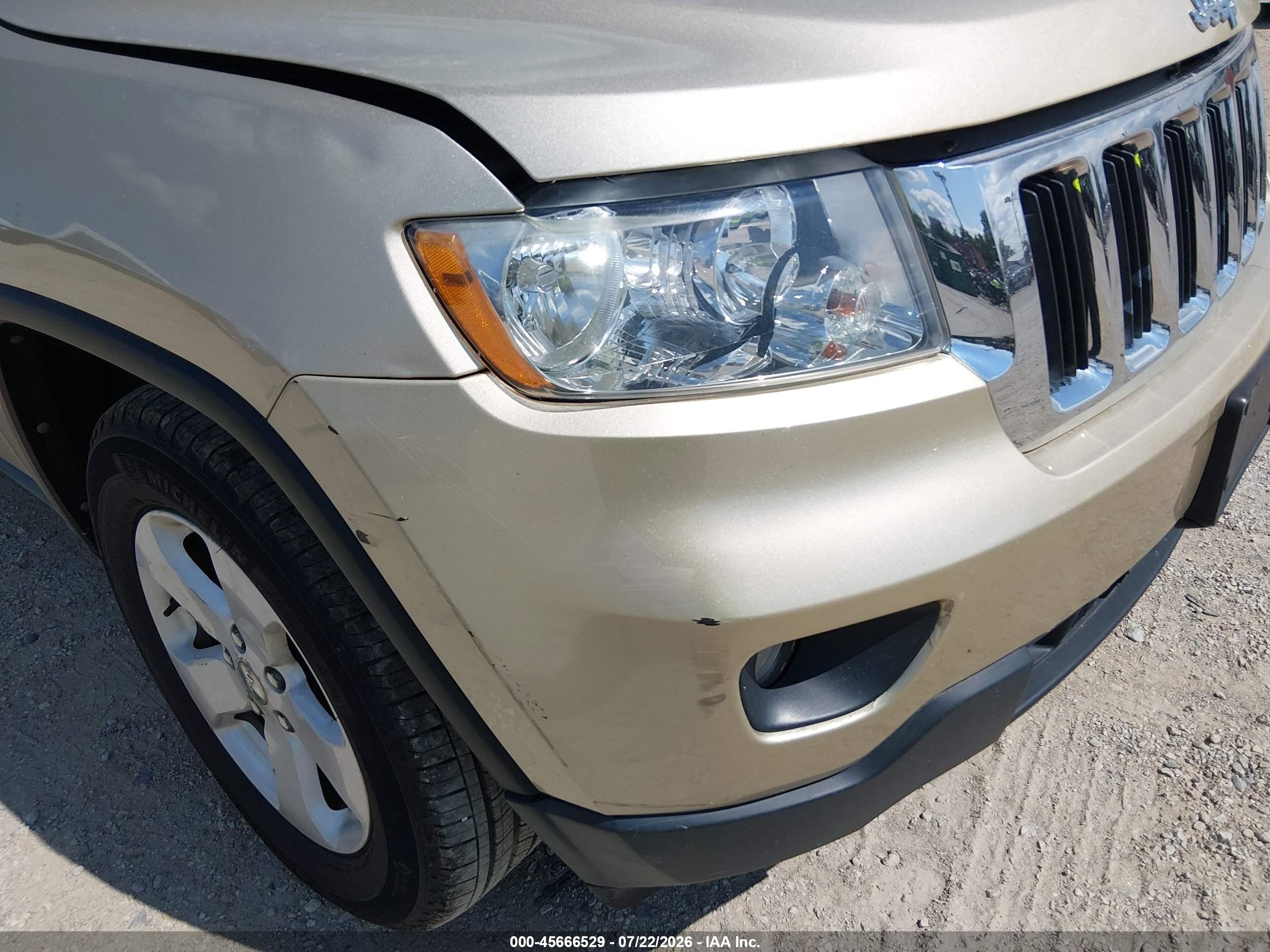2011 Jeep Grand Cherokee Laredo Beige vin: 1J4RR4GG4BC734644