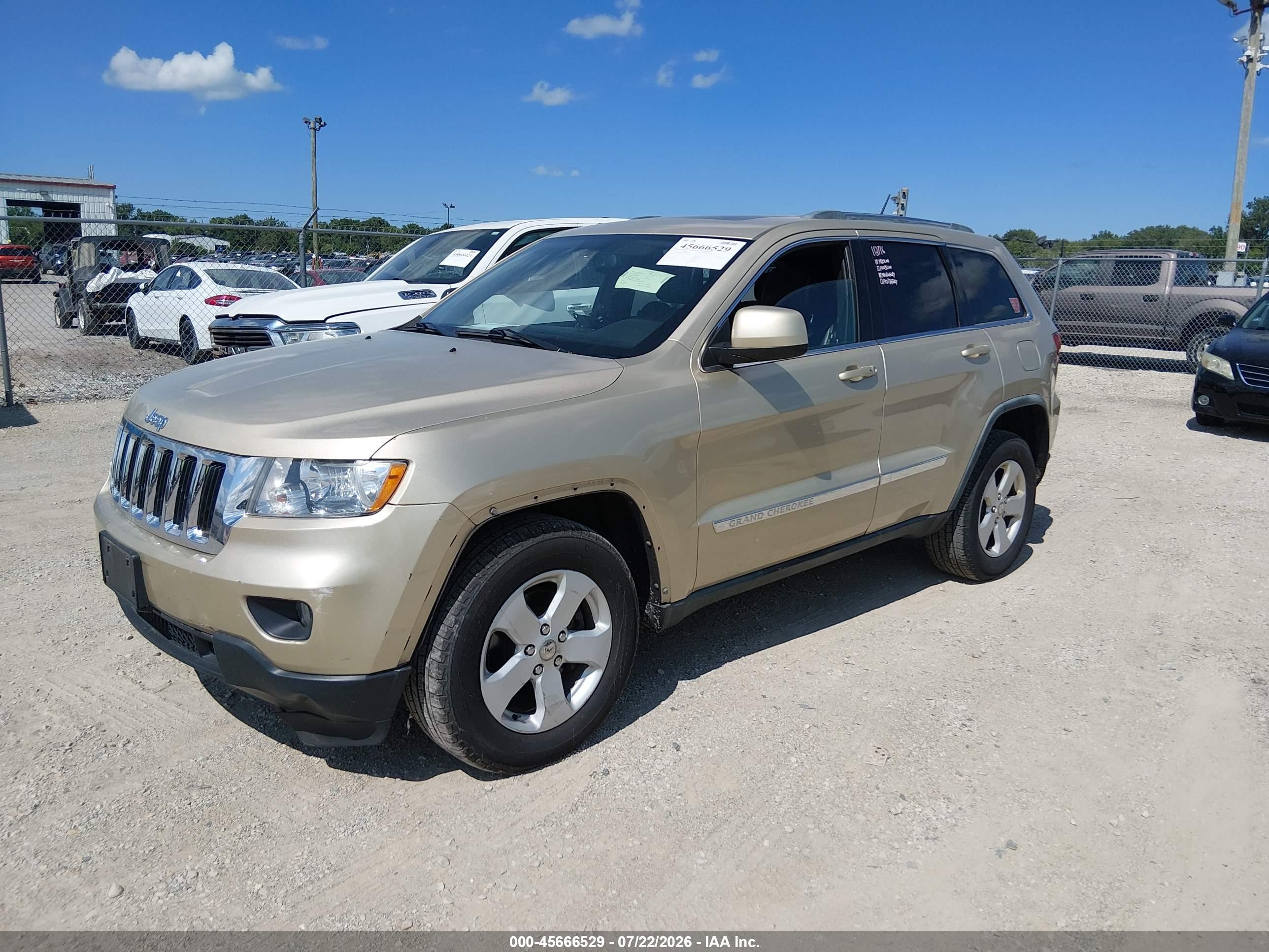 2011 Jeep Grand Cherokee Laredo Beige vin: 1J4RR4GG4BC734644