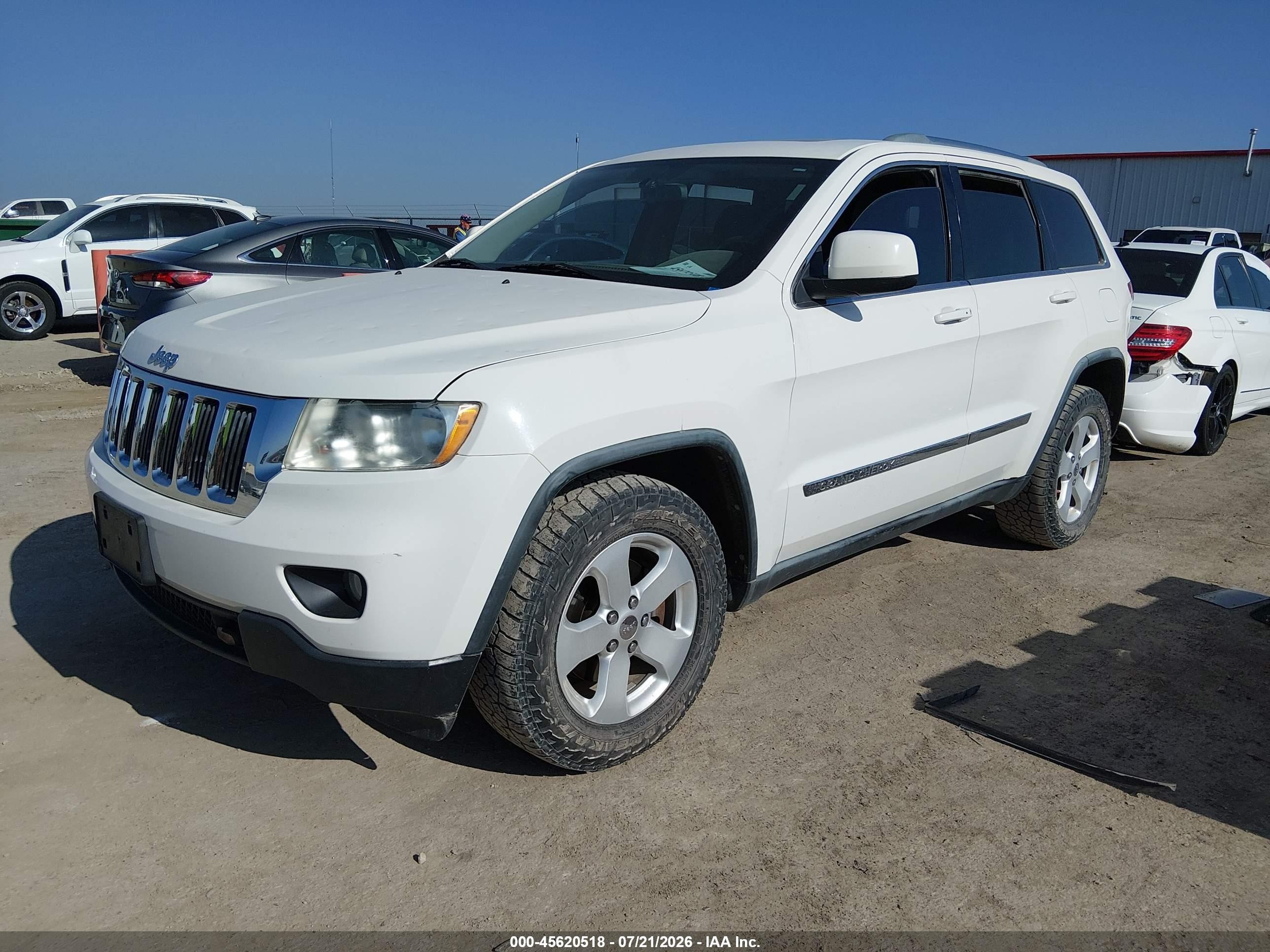 2011 Jeep Grand Cherokee Laredo White vin: 1J4RR4GG4BC738550