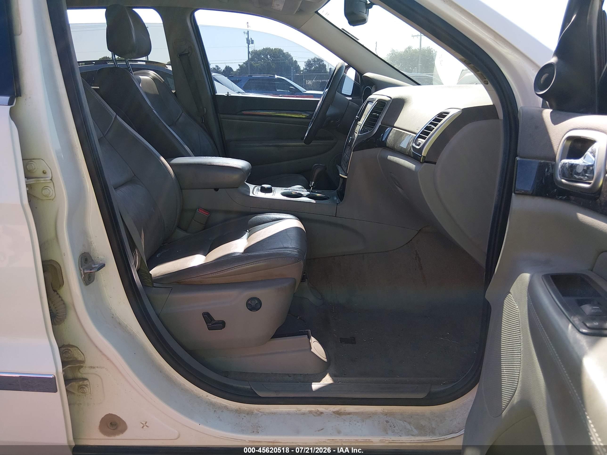 2011 Jeep Grand Cherokee Laredo White vin: 1J4RR4GG4BC738550