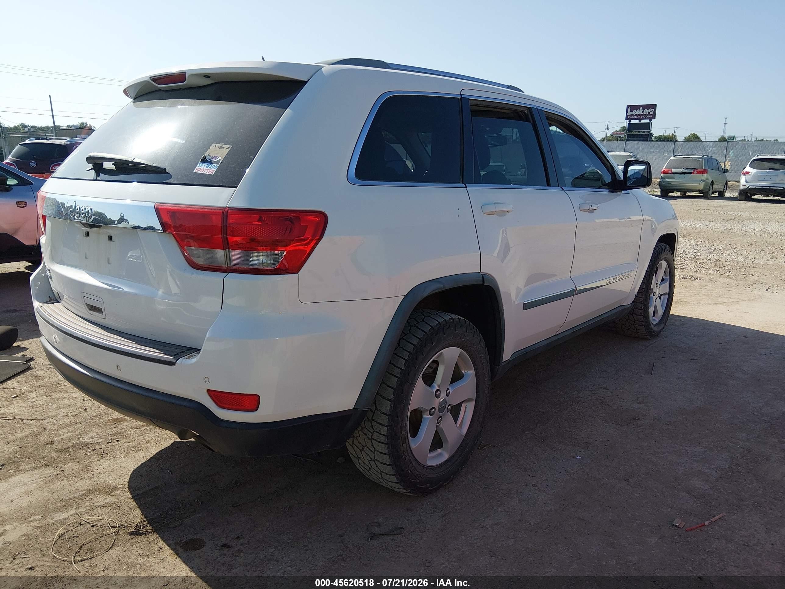 2011 Jeep Grand Cherokee Laredo White vin: 1J4RR4GG4BC738550