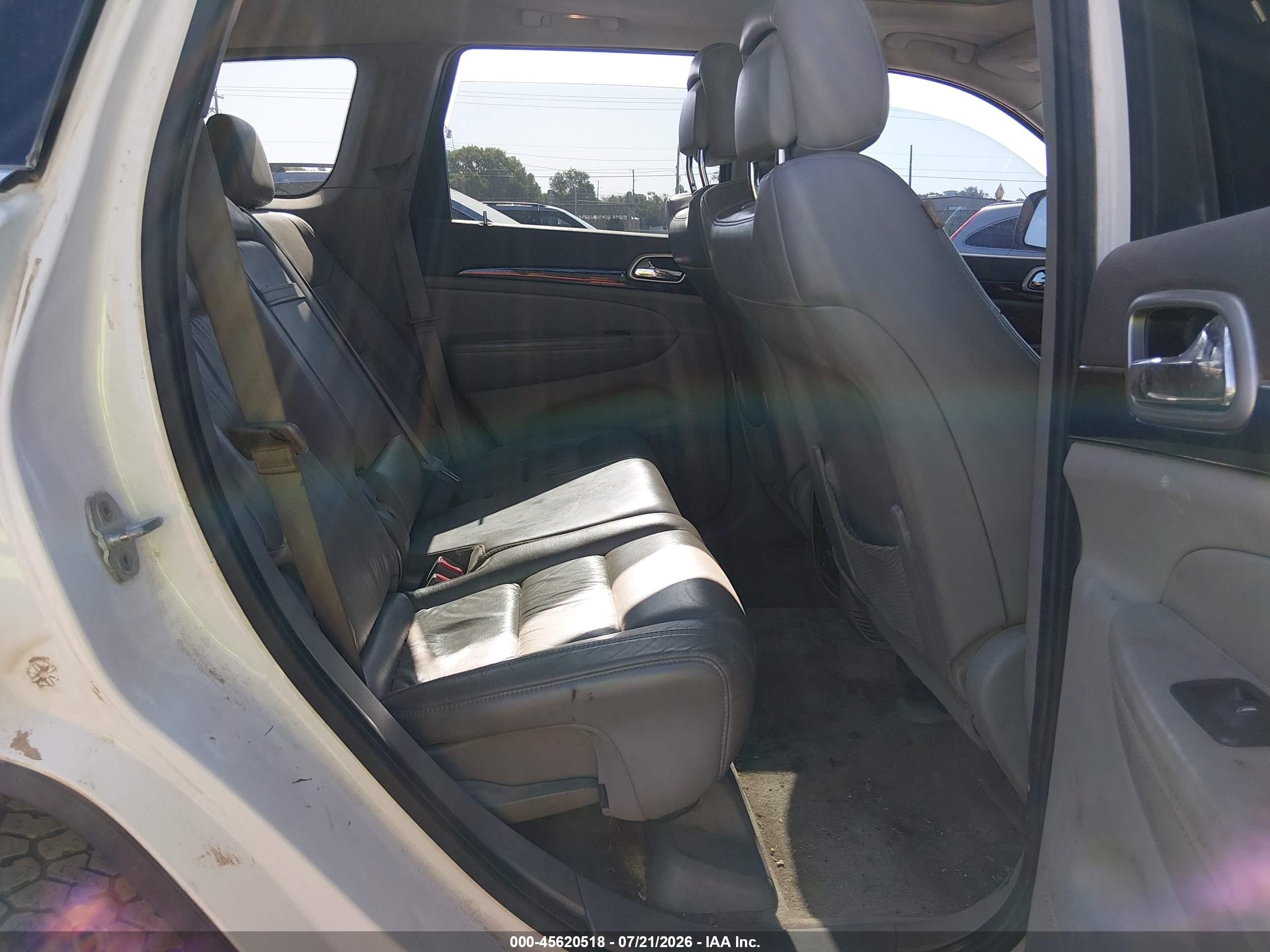 2011 Jeep Grand Cherokee Laredo White vin: 1J4RR4GG4BC738550