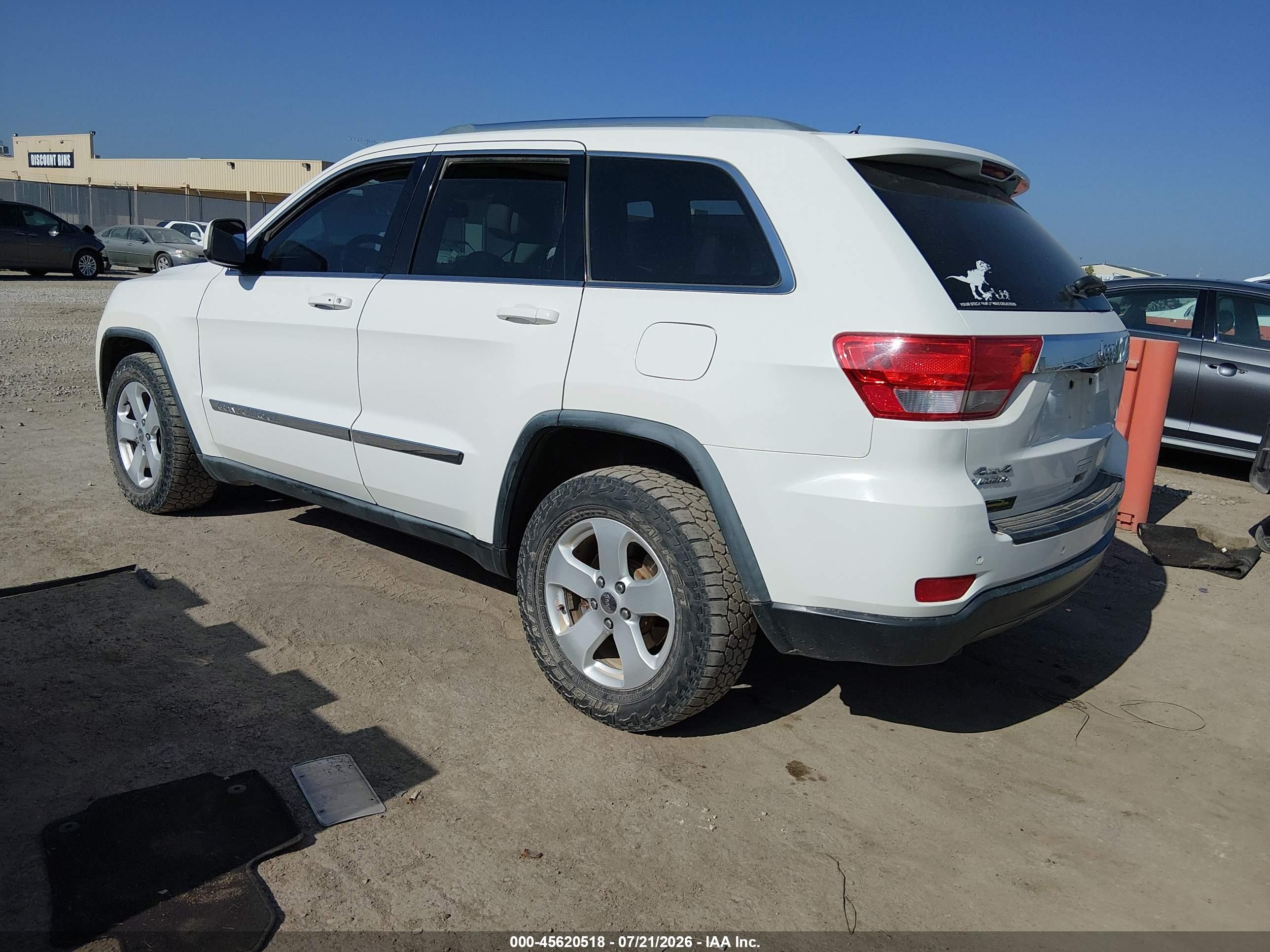 2011 Jeep Grand Cherokee Laredo White vin: 1J4RR4GG4BC738550