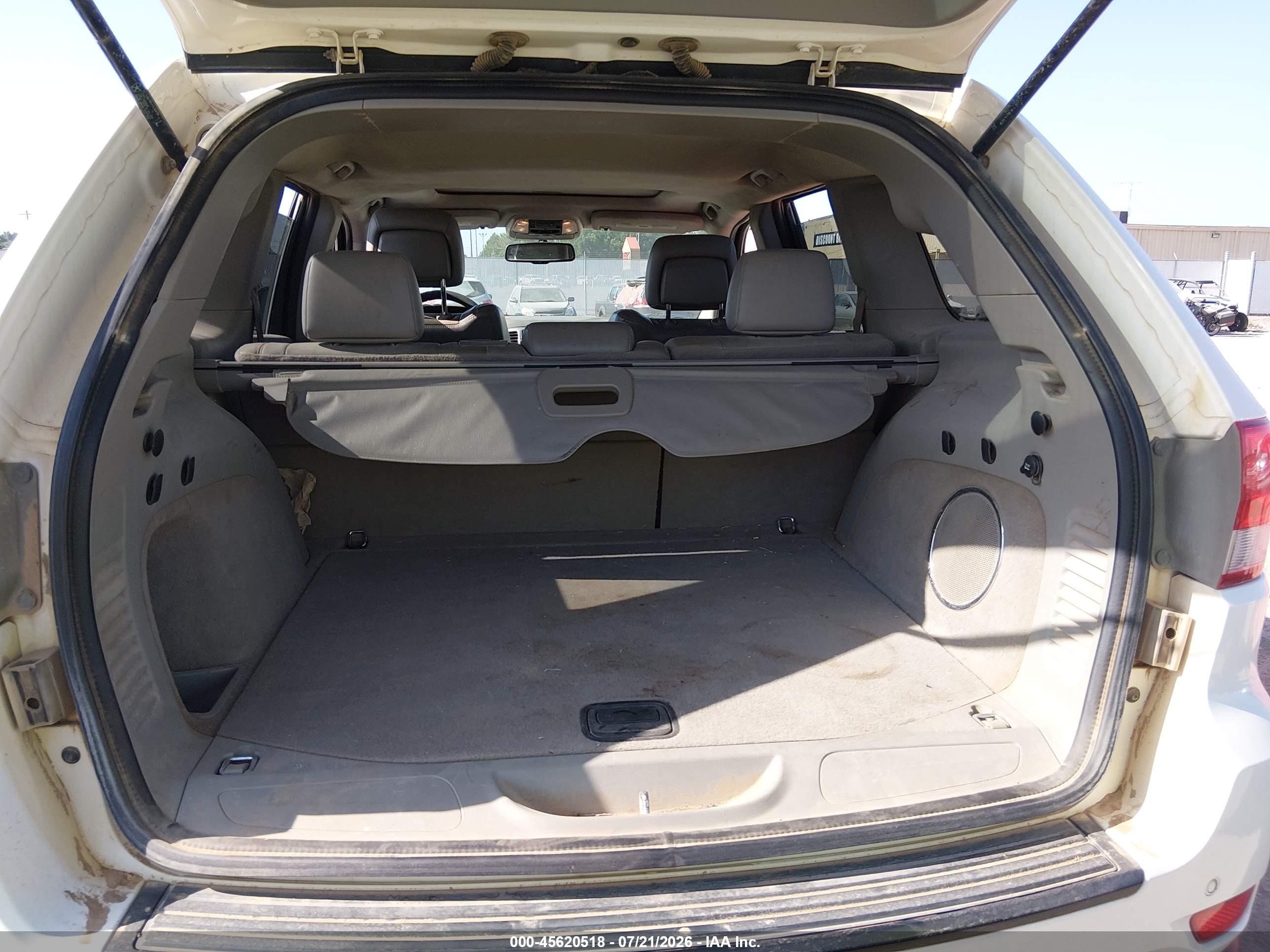 2011 Jeep Grand Cherokee Laredo White vin: 1J4RR4GG4BC738550