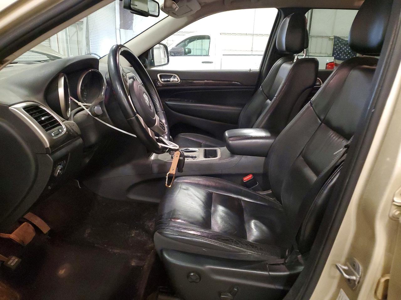 2011 Jeep Grand Cherokee Laredo Gold vin: 1J4RR4GG4BC740928