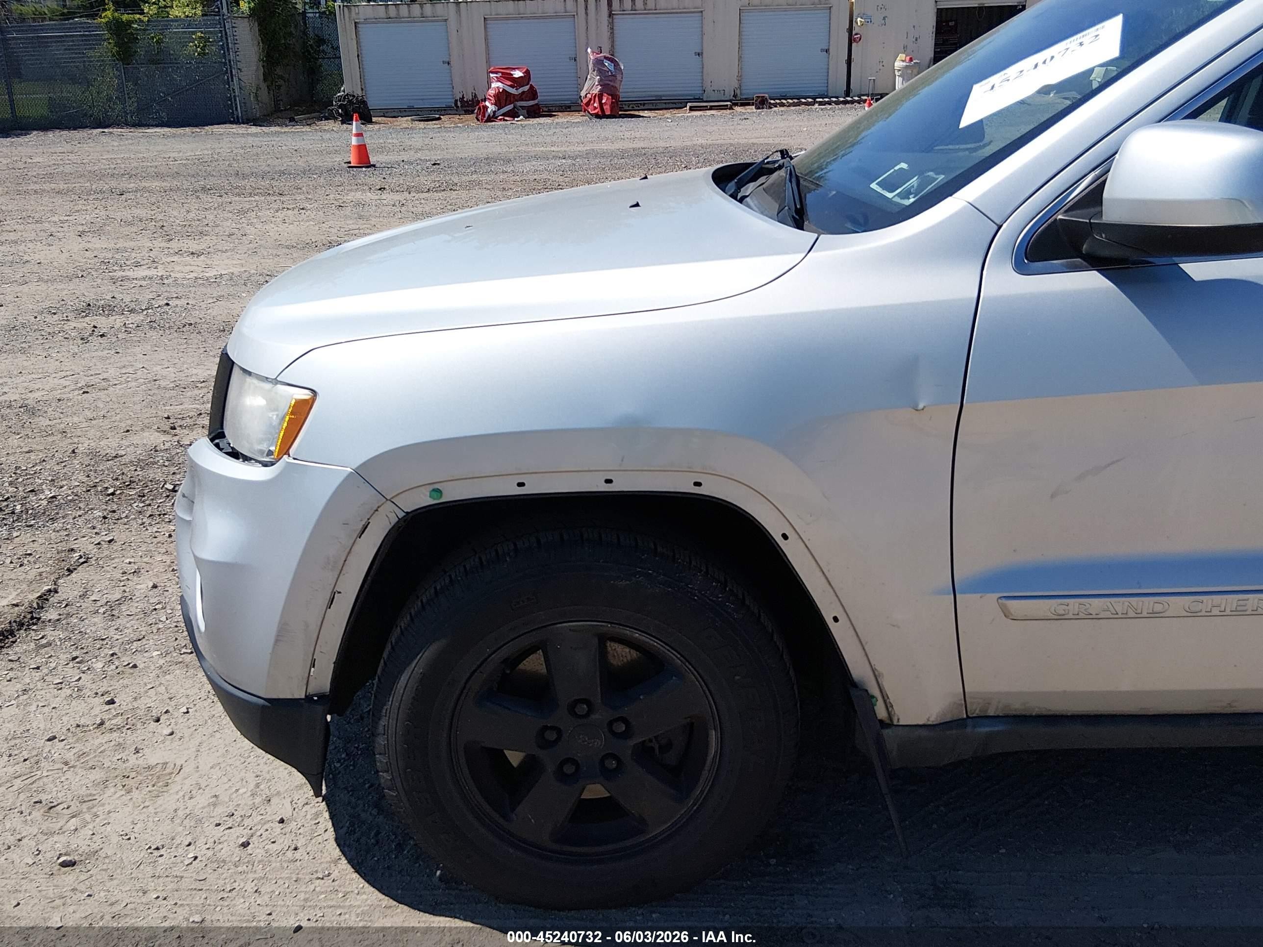 2011 Jeep Grand Cherokee Laredo Серебряный vin: 1J4RR4GG5BC519421