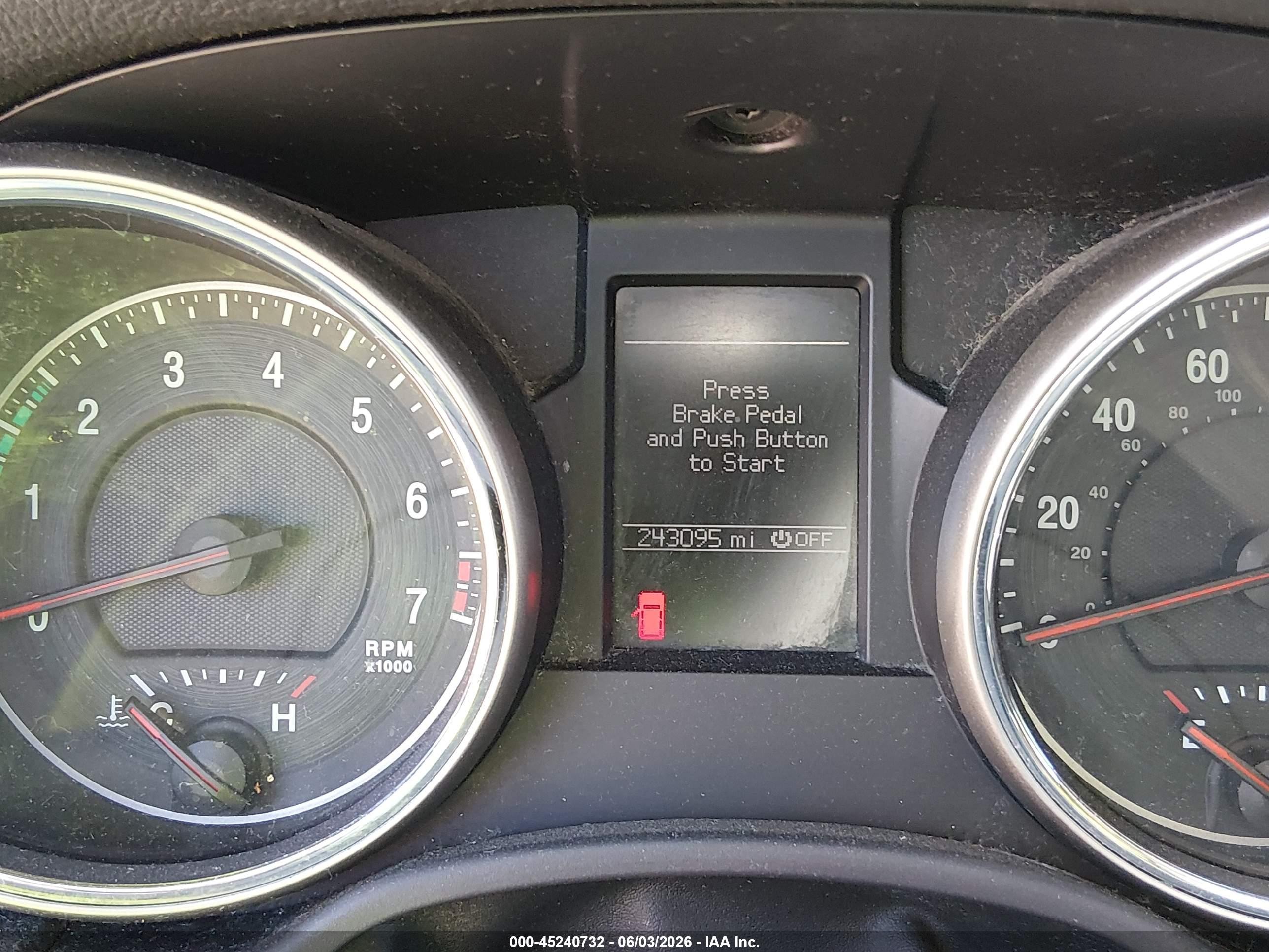 2011 Jeep Grand Cherokee Laredo Серебряный vin: 1J4RR4GG5BC519421
