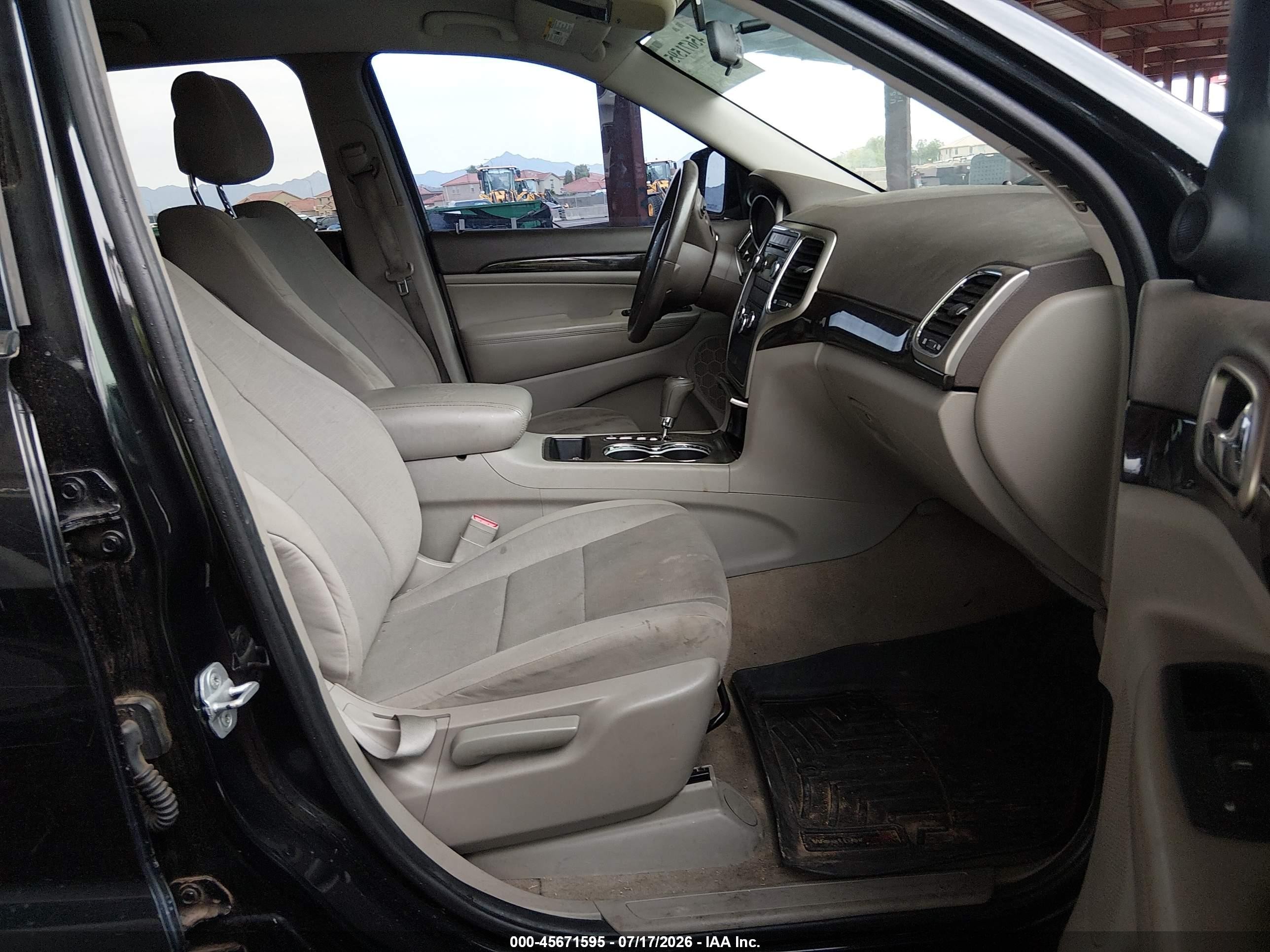 2011 Jeep Grand Cherokee Laredo Black vin: 1J4RR4GG5BC520049