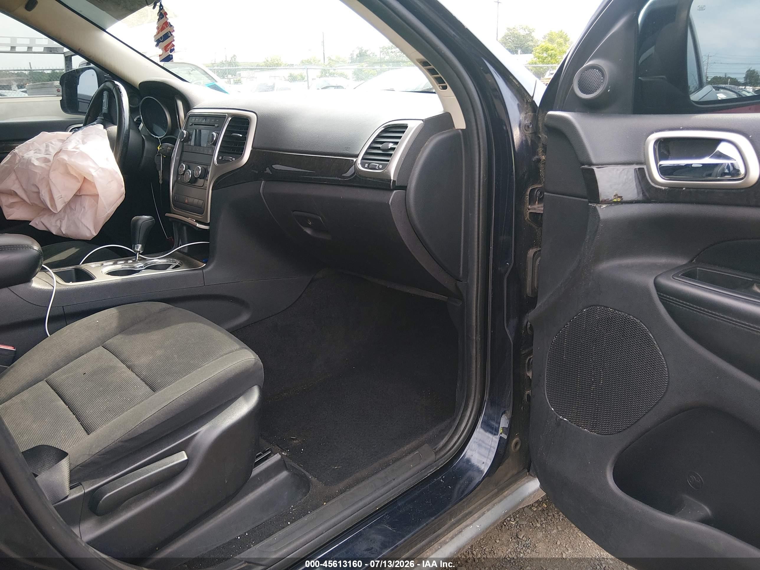 2011 Jeep Grand Cherokee Laredo Black vin: 1J4RR4GG5BC523758