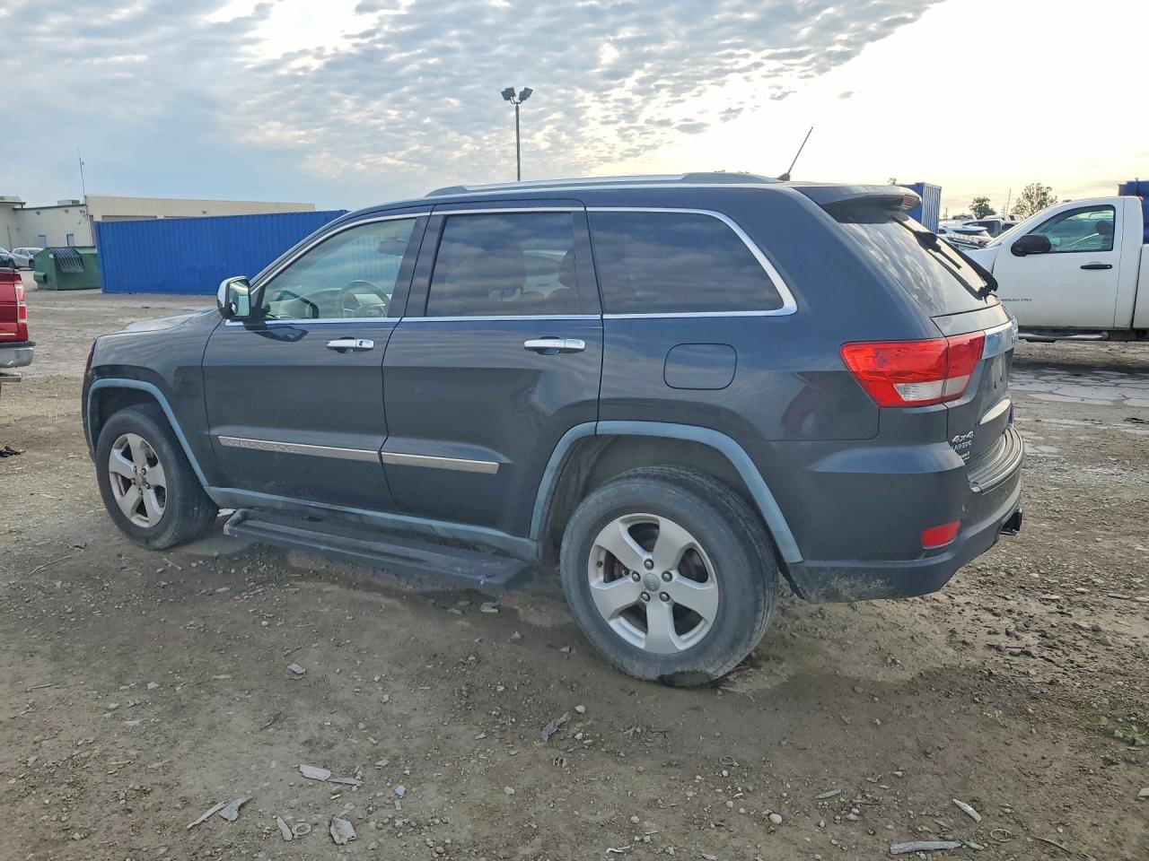 2011 Jeep Grand Cherokee Laredo Gray vin: 1J4RR4GG5BC544187