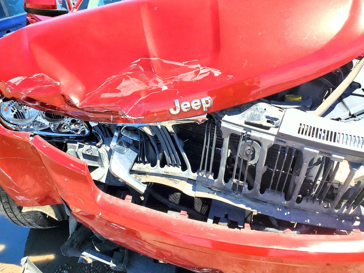 2011 Jeep Grand Cherokee Laredo Red vin: 1J4RR4GG5BC544660