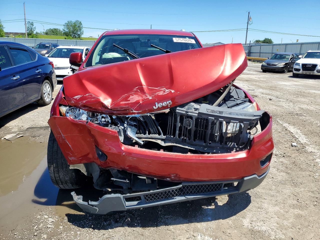 2011 Jeep Grand Cherokee Laredo Red vin: 1J4RR4GG5BC544660