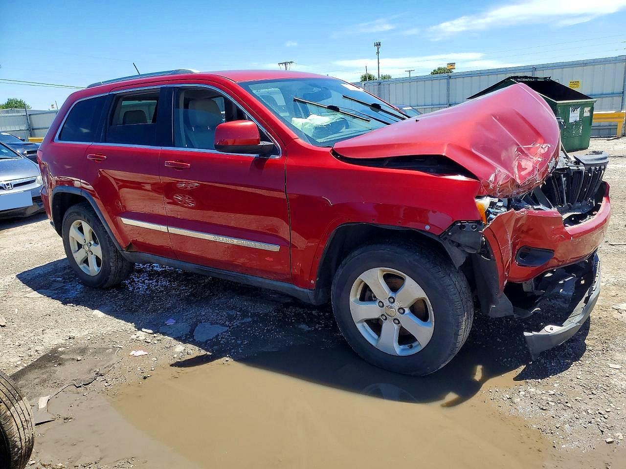 2011 Jeep Grand Cherokee Laredo Red vin: 1J4RR4GG5BC544660