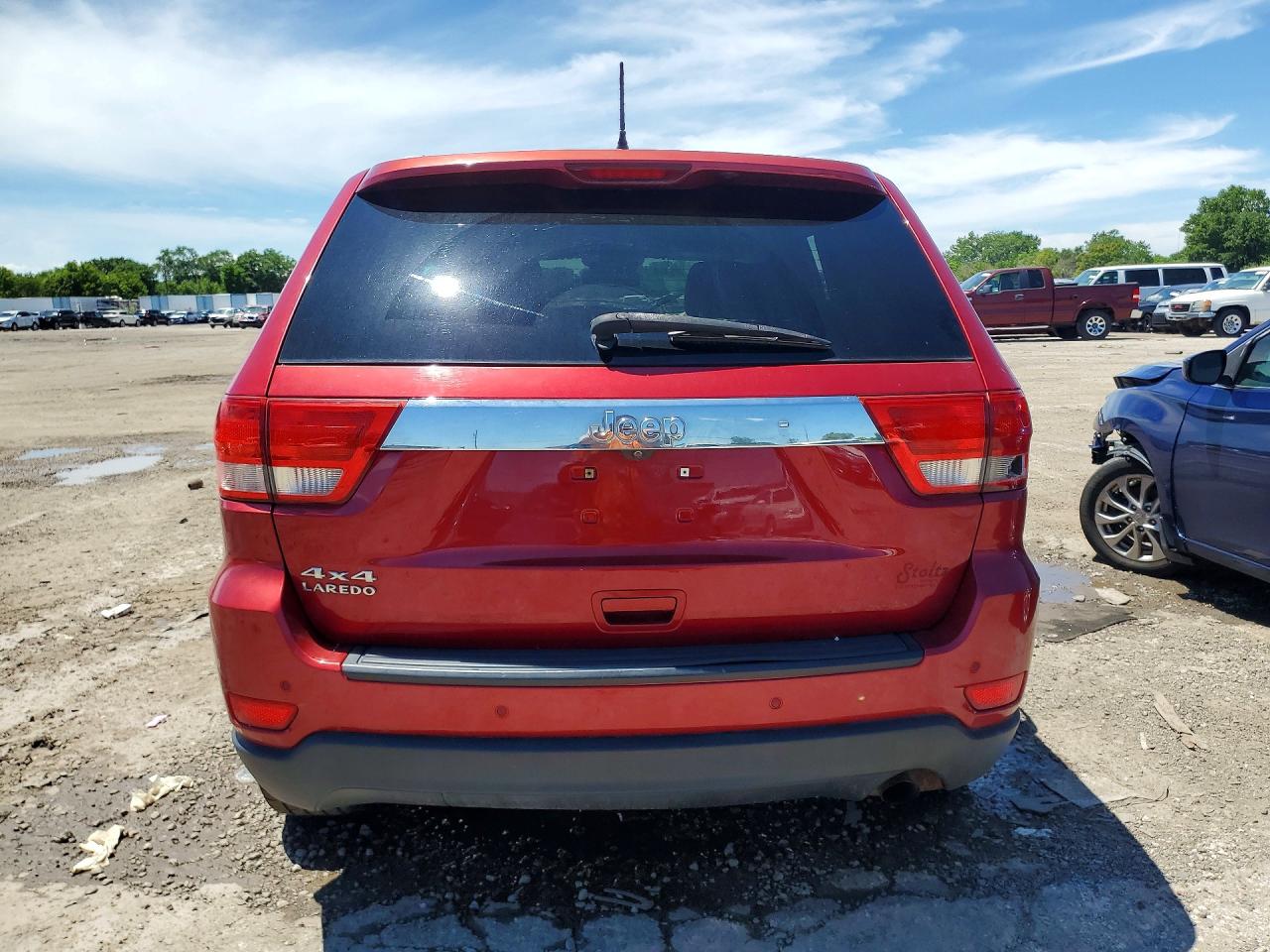 2011 Jeep Grand Cherokee Laredo Red vin: 1J4RR4GG5BC544660