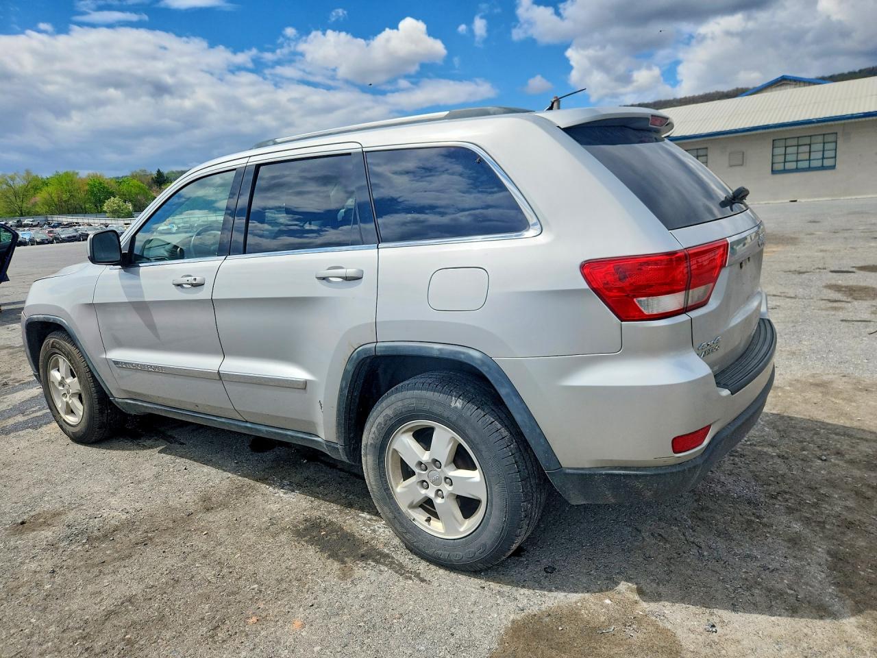 2011 Jeep Grand Cherokee Laredo Silver vin: 1J4RR4GG5BC587380