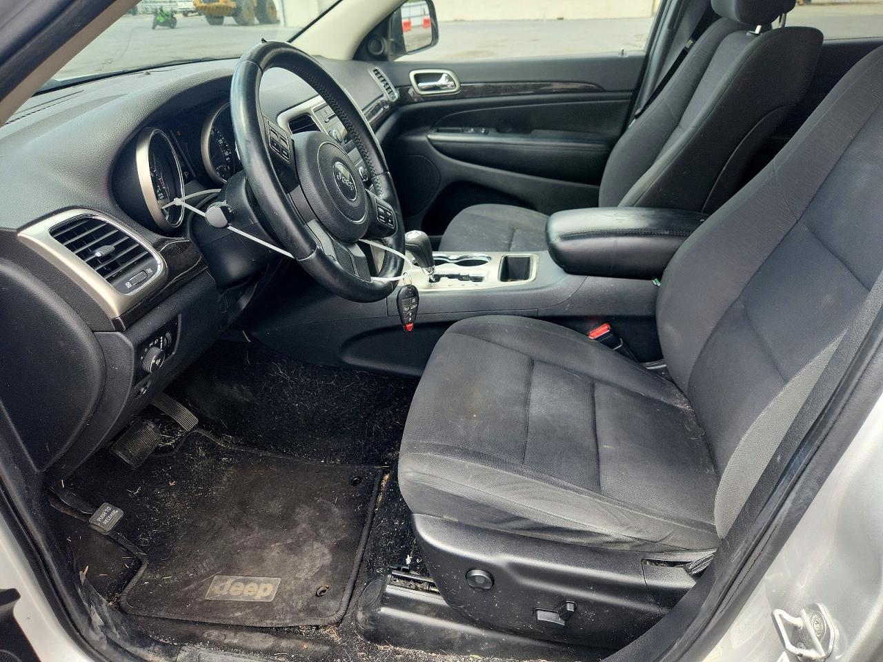 2011 Jeep Grand Cherokee Laredo Silver vin: 1J4RR4GG5BC587380