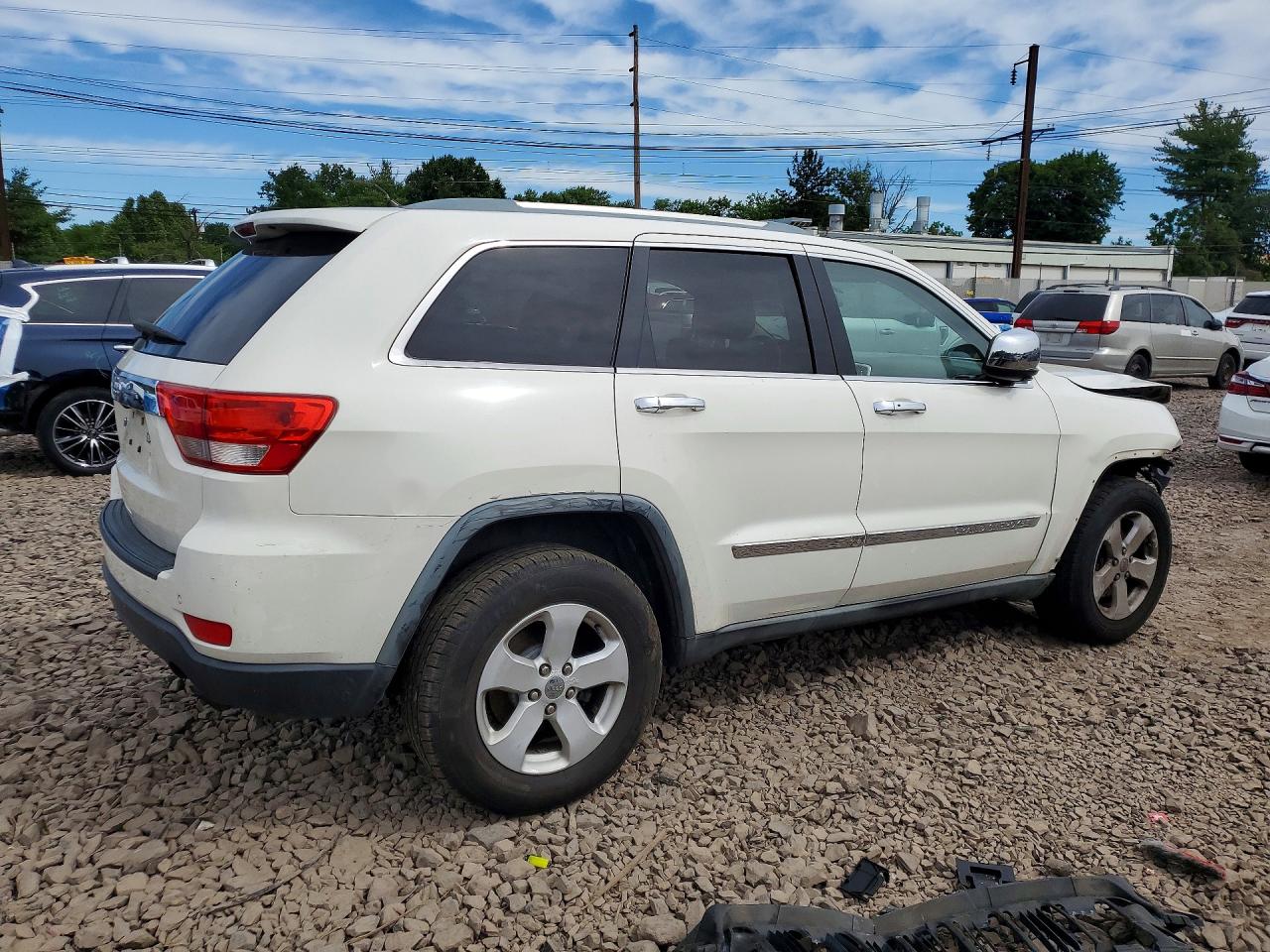 2011 Jeep Grand Cherokee Laredo White vin: 1J4RR4GG5BC587590