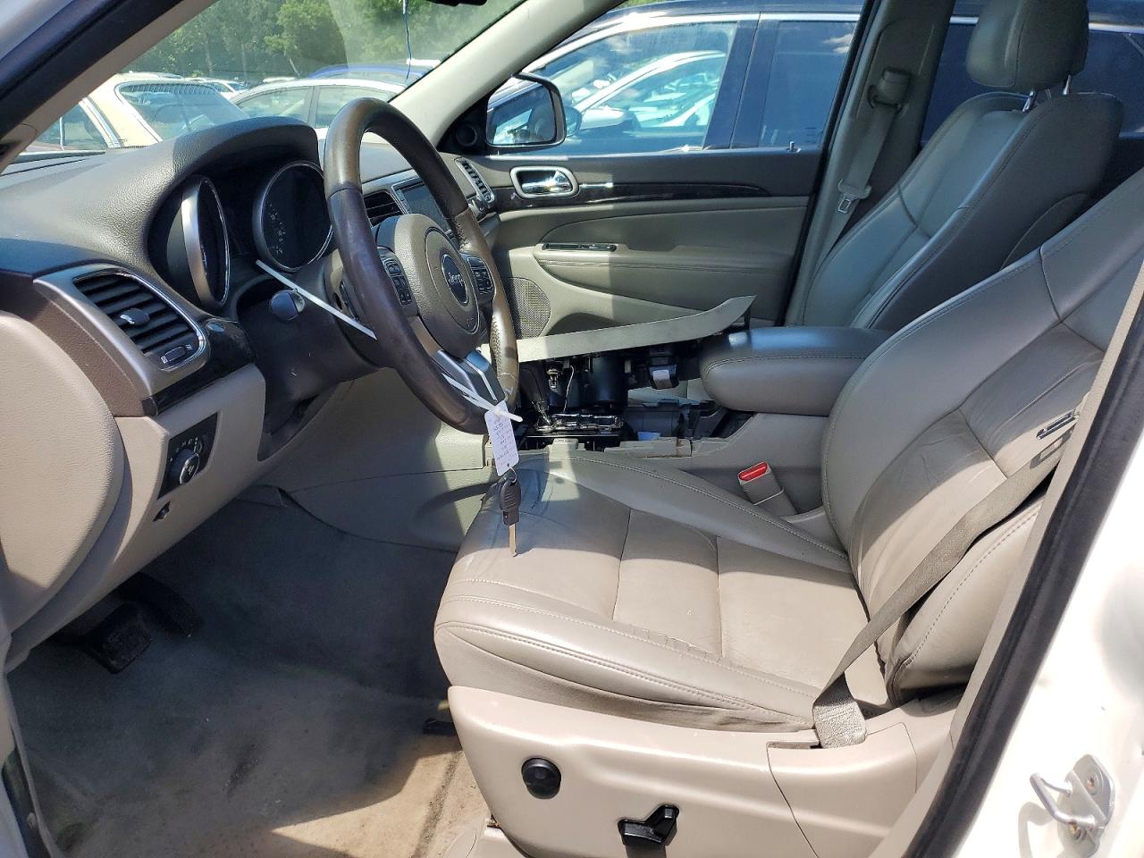 2011 Jeep Grand Cherokee Laredo White vin: 1J4RR4GG5BC587590