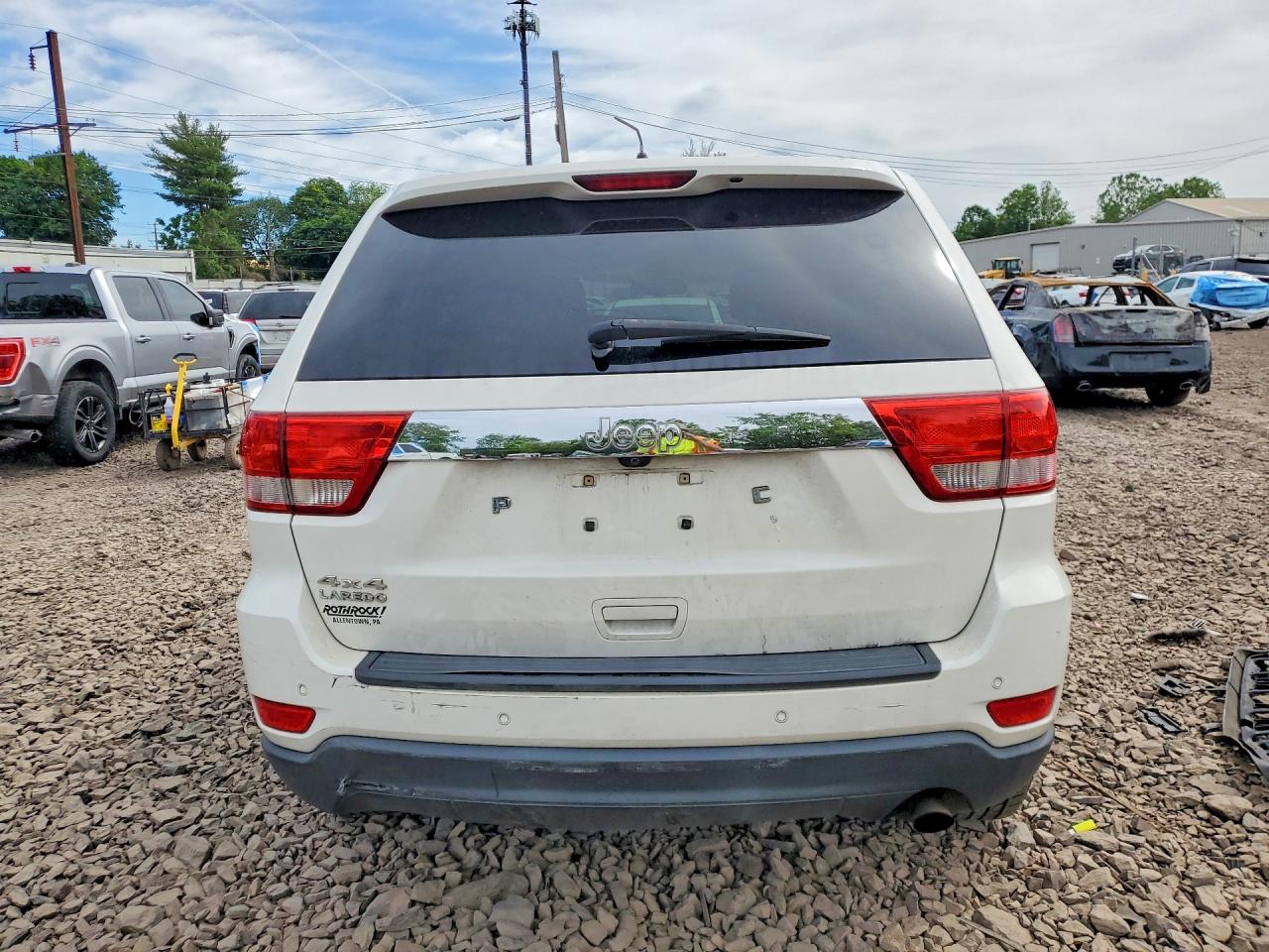 2011 Jeep Grand Cherokee Laredo White vin: 1J4RR4GG5BC587590