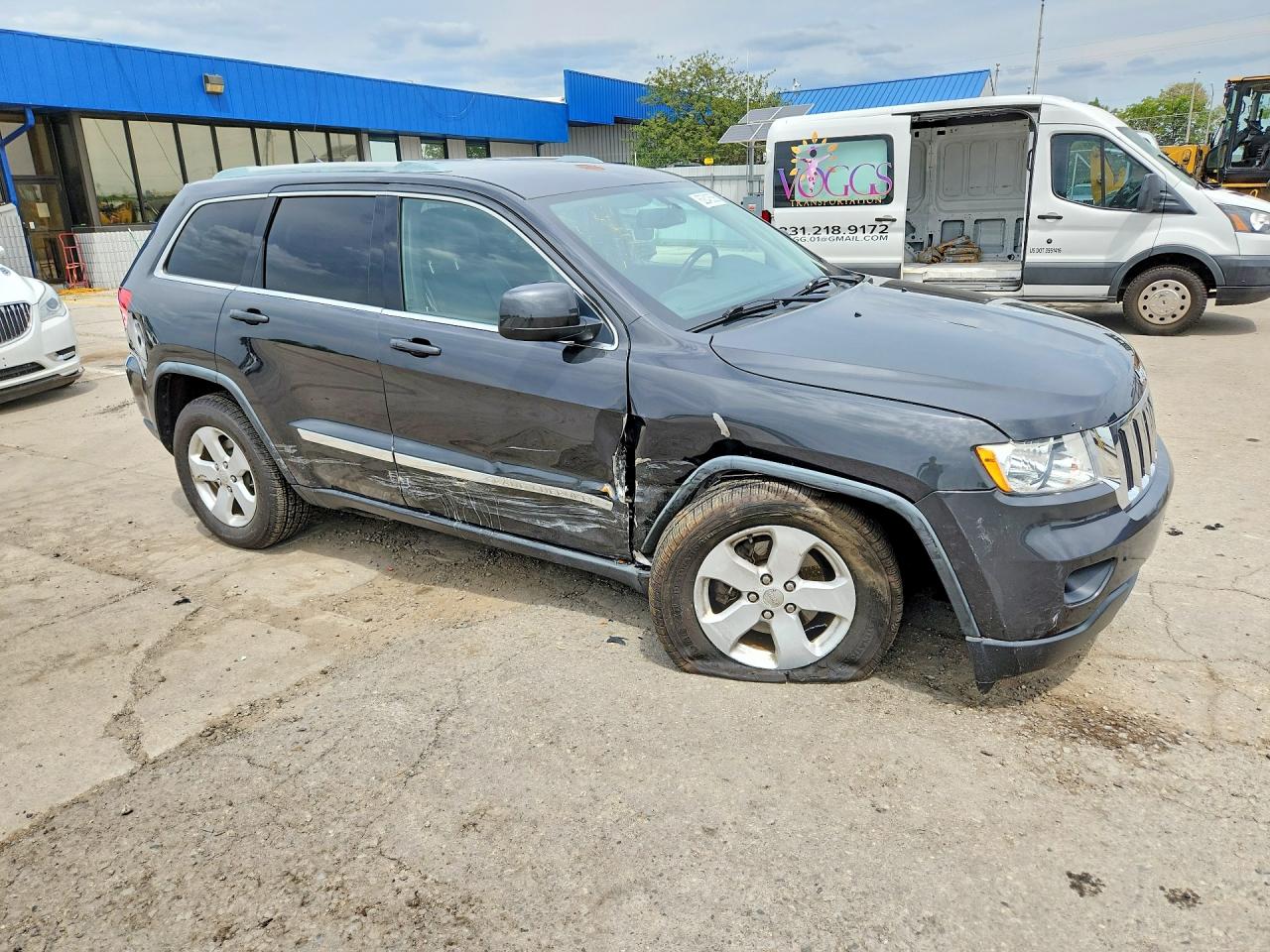2011 Jeep Grand Cherokee Laredo Gray vin: 1J4RR4GG5BC587685