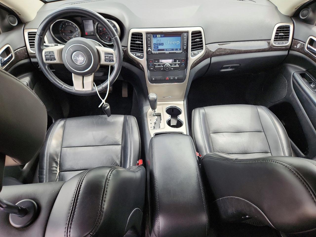 2011 Jeep Grand Cherokee Laredo Gray vin: 1J4RR4GG5BC587685