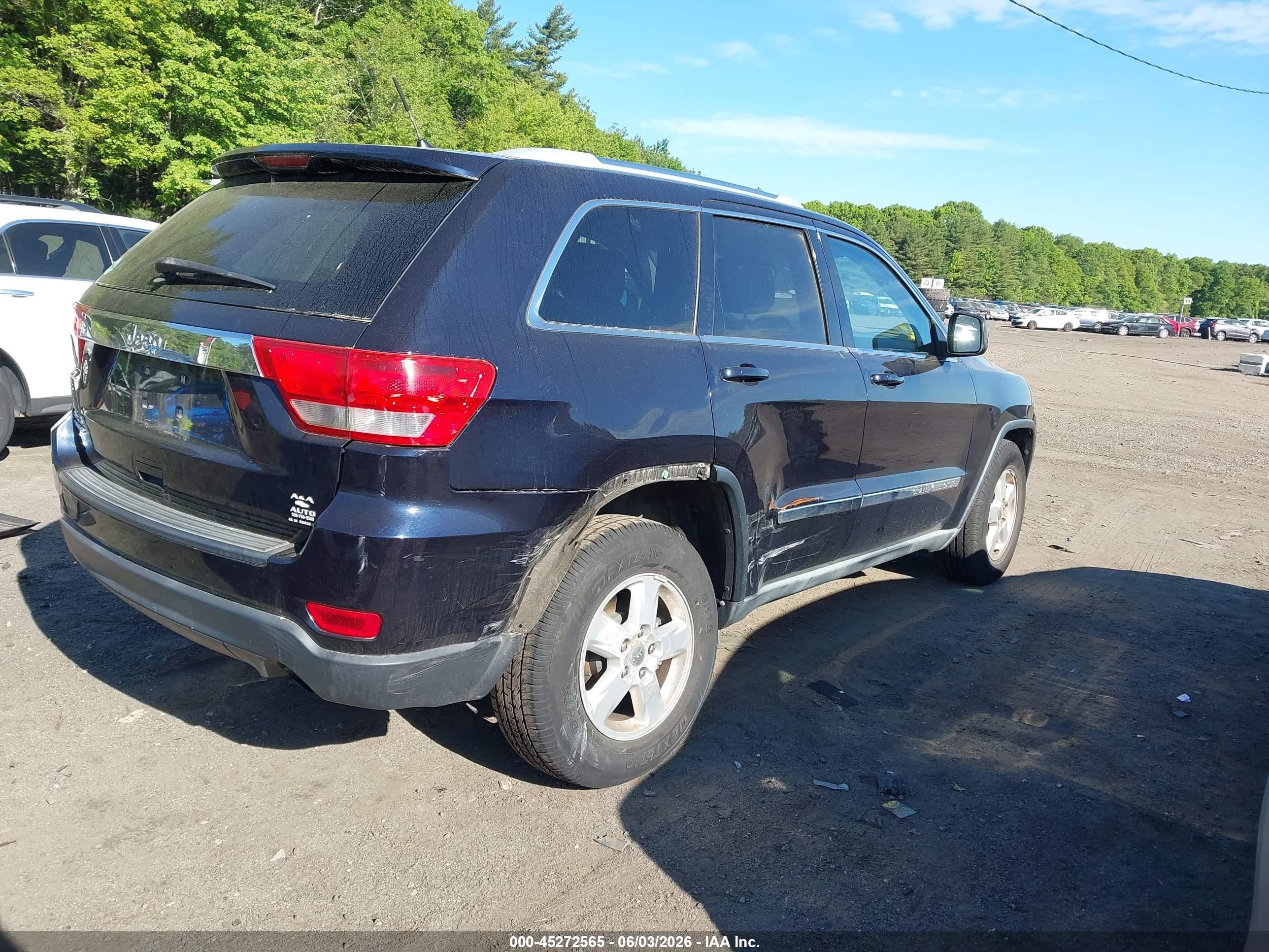 2011 Jeep Grand Cherokee Laredo Черный vin: 1J4RR4GG5BC596824