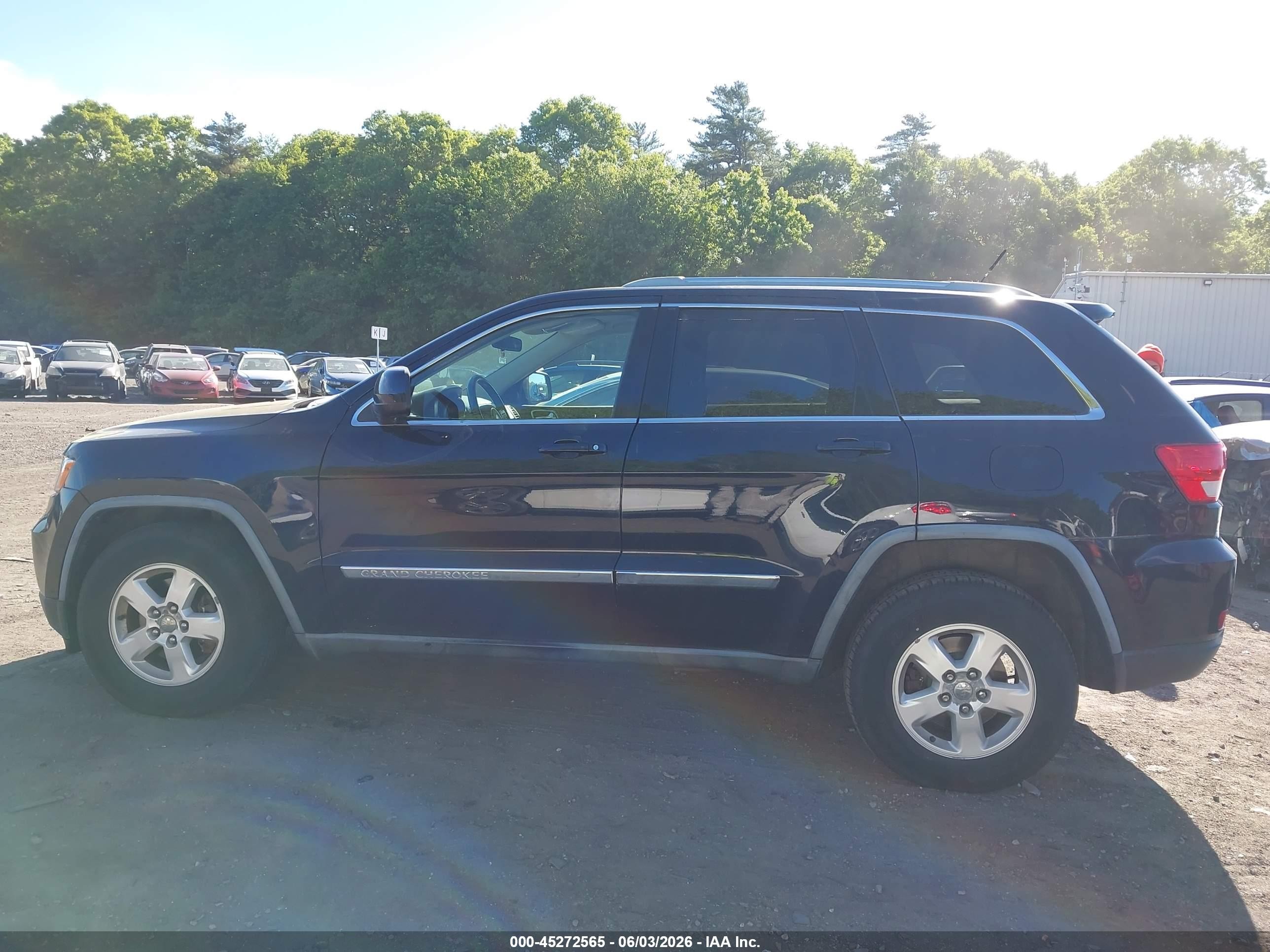 2011 Jeep Grand Cherokee Laredo Черный vin: 1J4RR4GG5BC596824