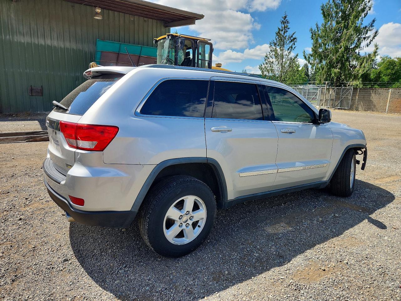 2011 Jeep Grand Cherokee Laredo Silver vin: 1J4RR4GG5BC635654